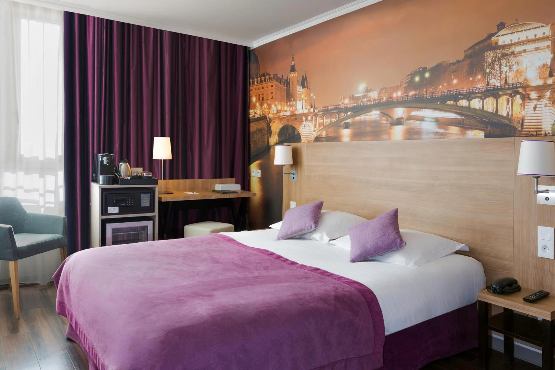 Magnifique chambre pour un séminaire d'entreprise à Best Western Rives de Paris La Defense - Courbevoie