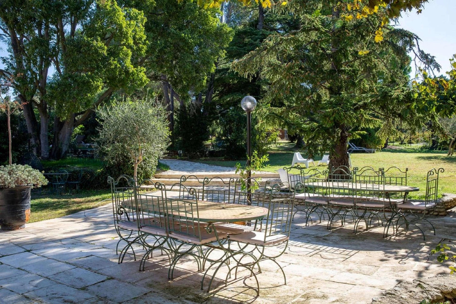 Lieu convivial pour un séminaire d'entreprise à Best Western Le Val Majour - Fontvieille - En savoir plus 