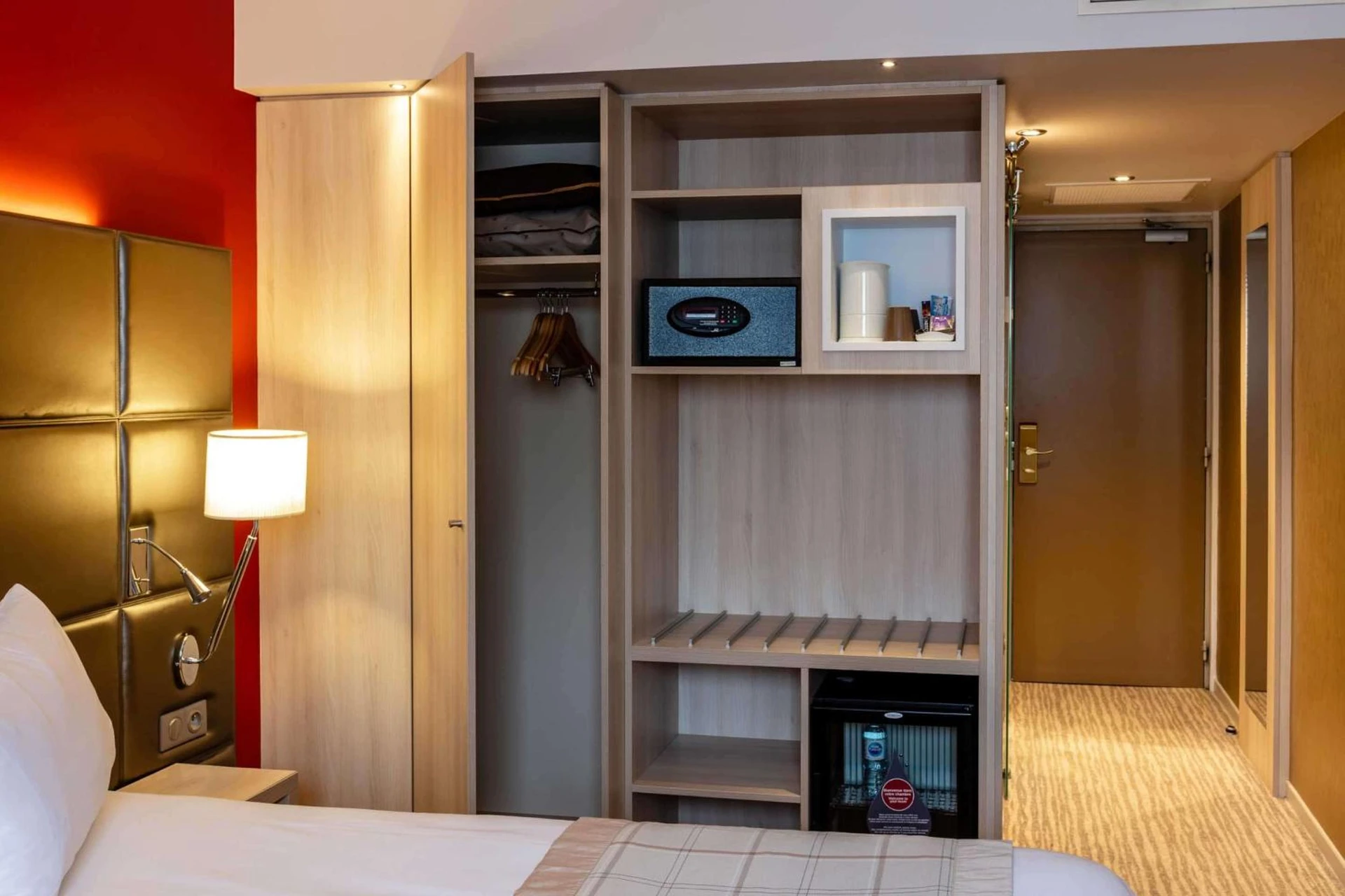 Magnifique chambre pour un séminaire d'entreprise à Best Western Plus Le Lavarin - Avignon