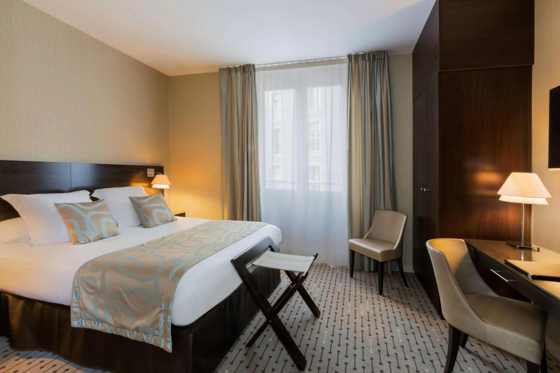 Magnifique chambre pour un séminaire d'entreprise à Best Western Plus Richelieu - Limoges