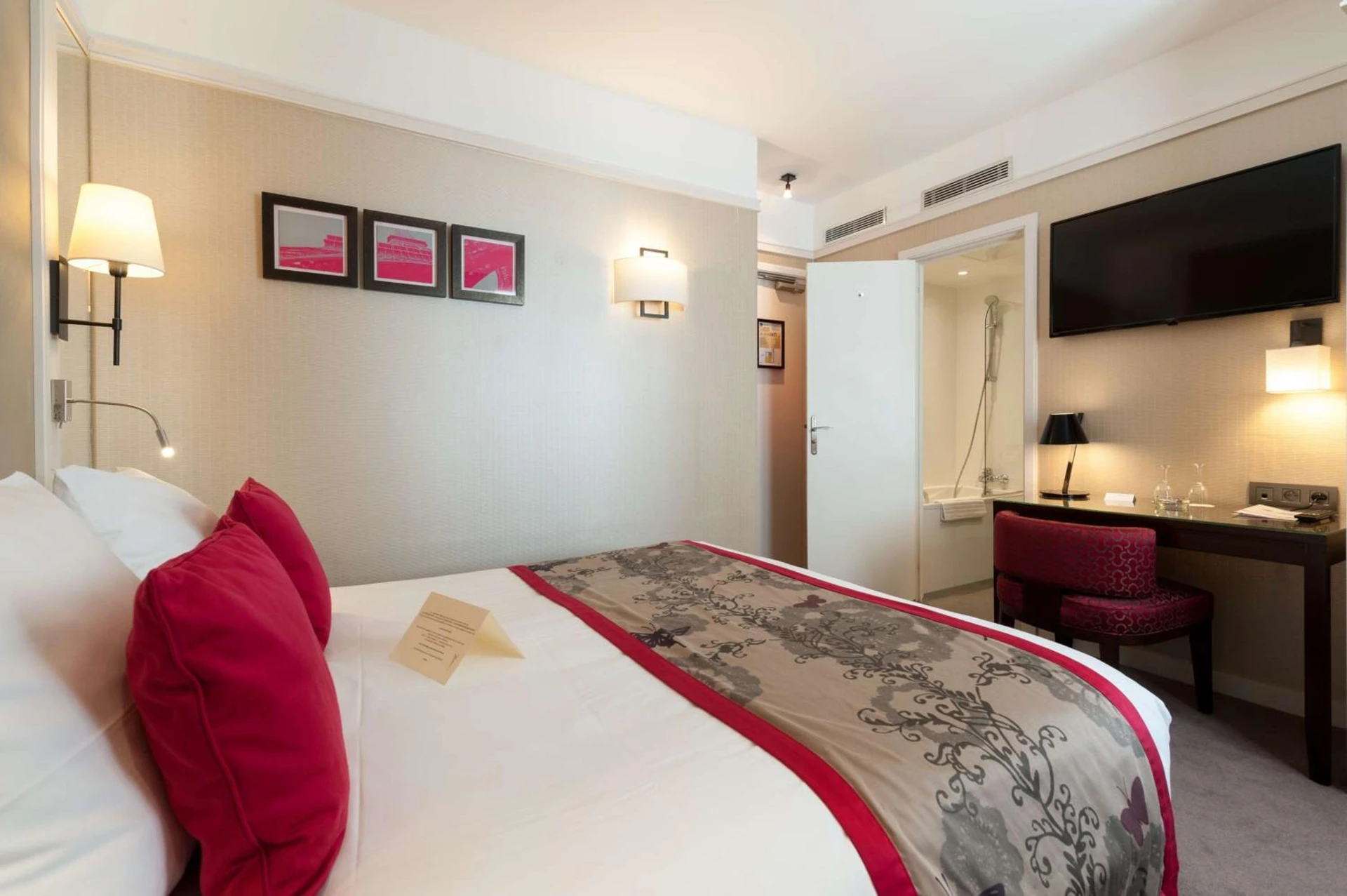 Magnifique chambre pour un séminaire d'entreprise à Best Western Plus Hotel Sydney Opera - Paris