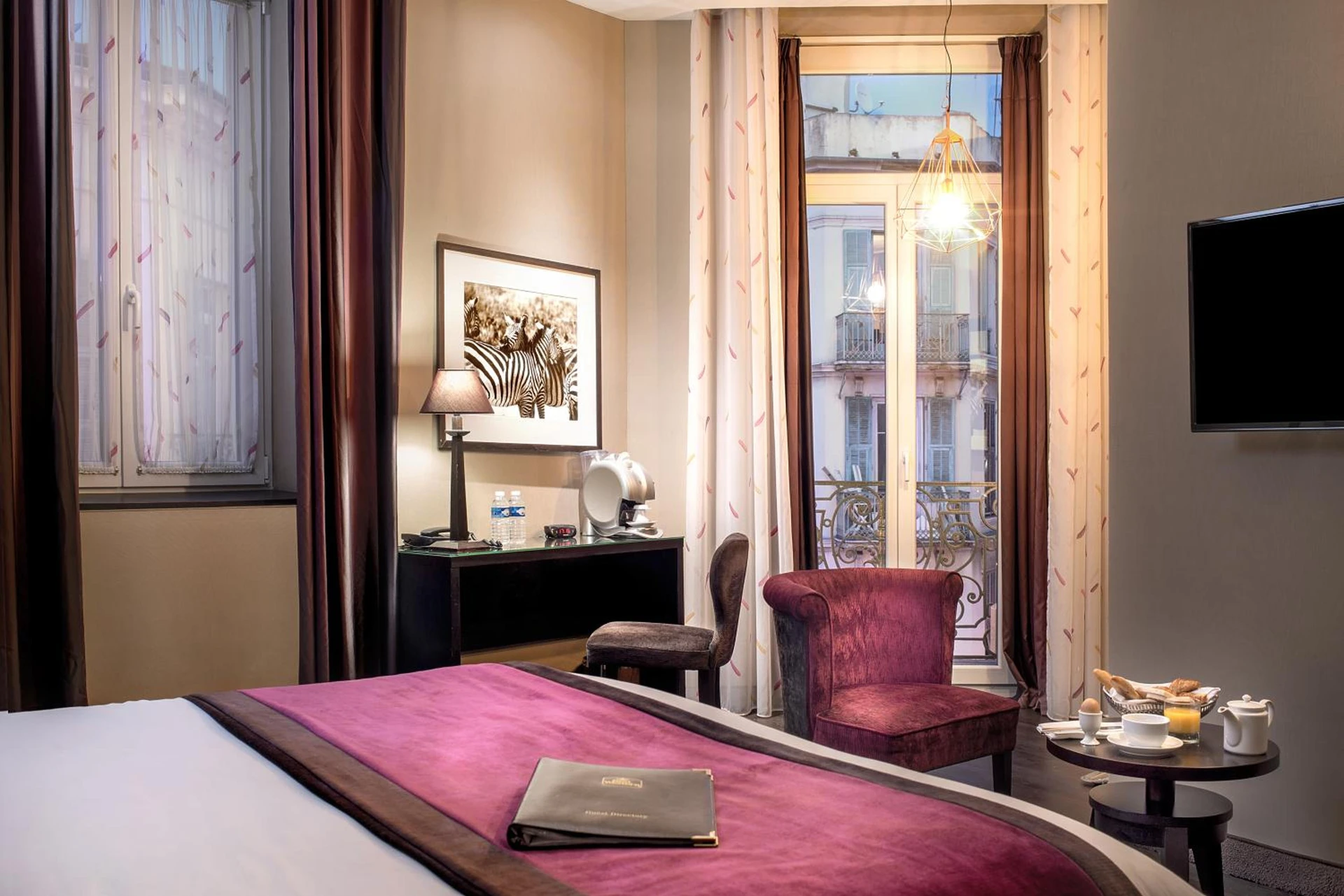 Magnifique chambre pour un séminaire d'entreprise à Best Western Plus Nice Cosy Hotel - Paris