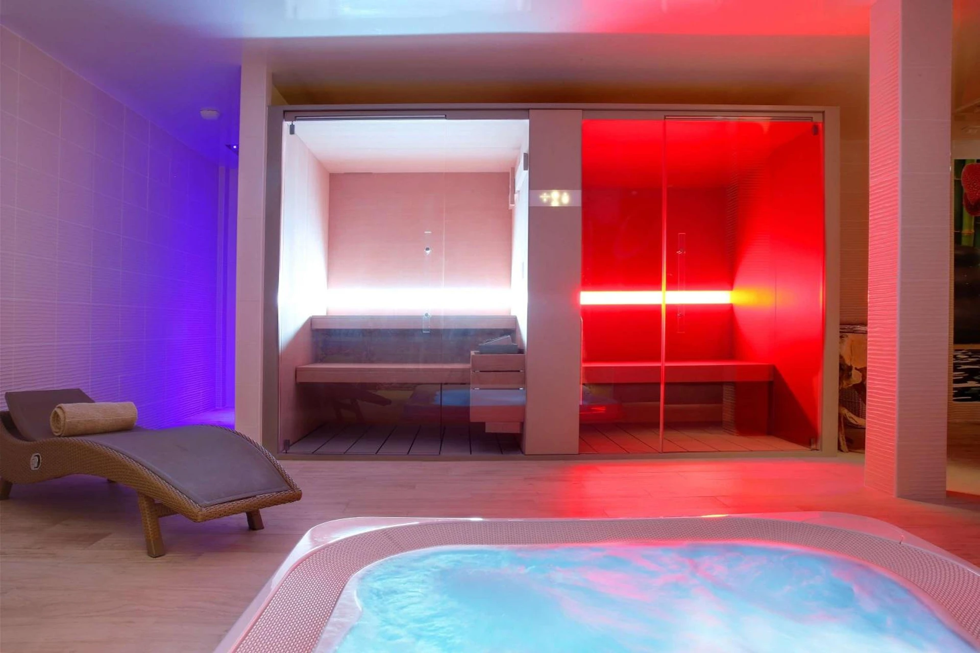 Ambiance de travail pour séminaire d'entreprise à Best Western Premier Le Patio des Artistes Wellness Jacuzzi - Paris