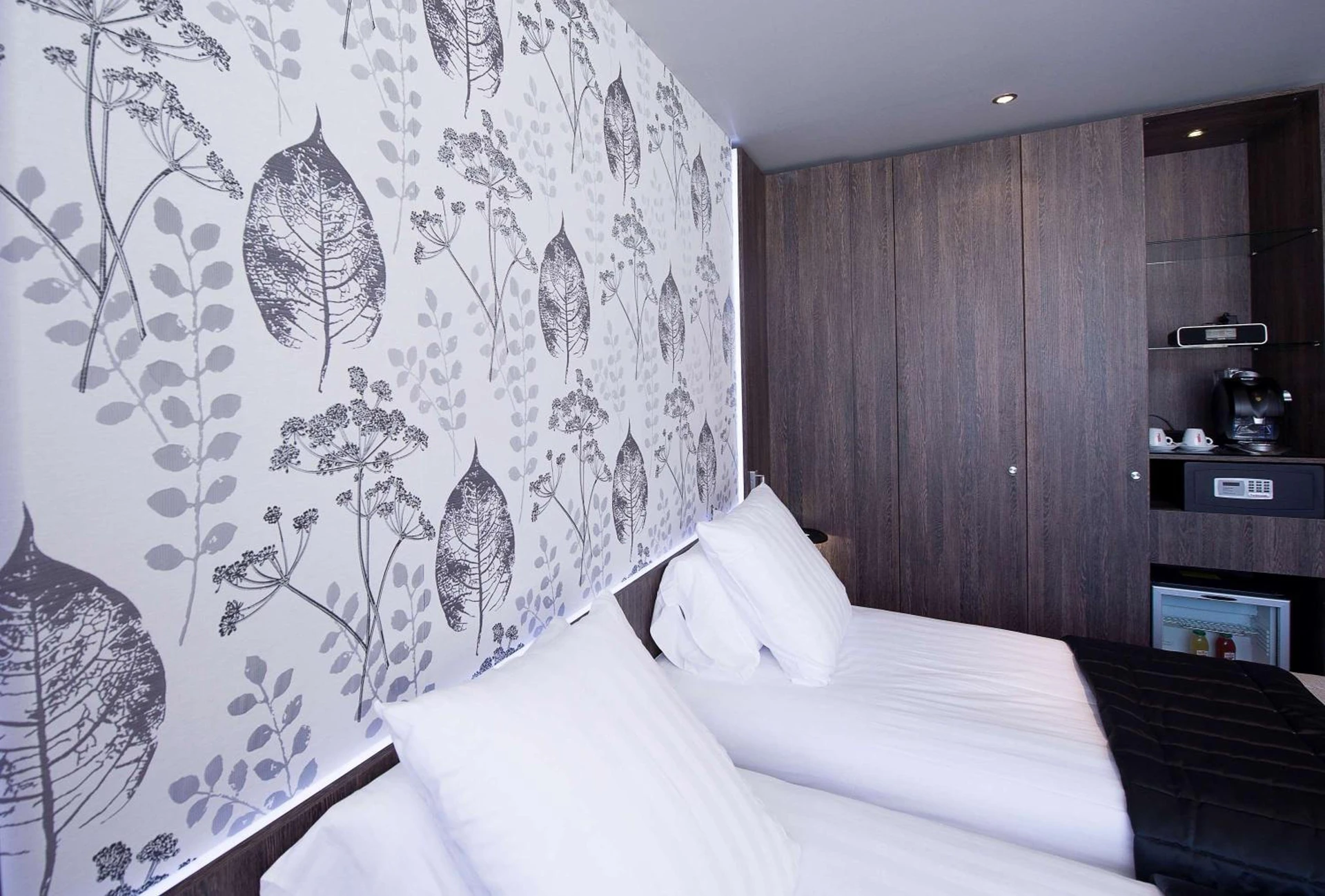 Magnifique chambre pour un séminaire d'entreprise à Best Western Premier Le Patio des Artistes Wellness Jacuzzi - Paris