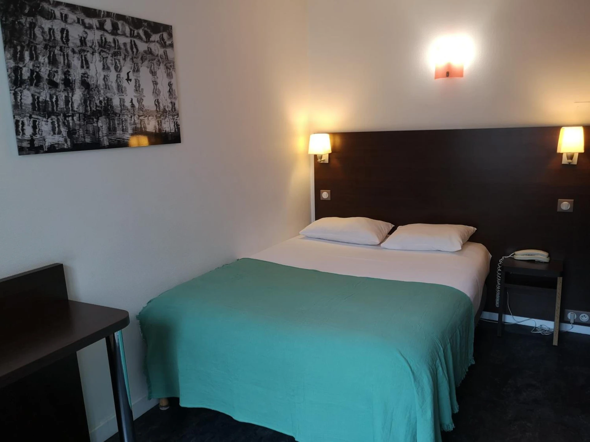 Chambre disponible pour un séminaire d'entreprise à The Originals Boutique, Hôtel d'Angleterre, Le Havre, centre, plage - Le Havre