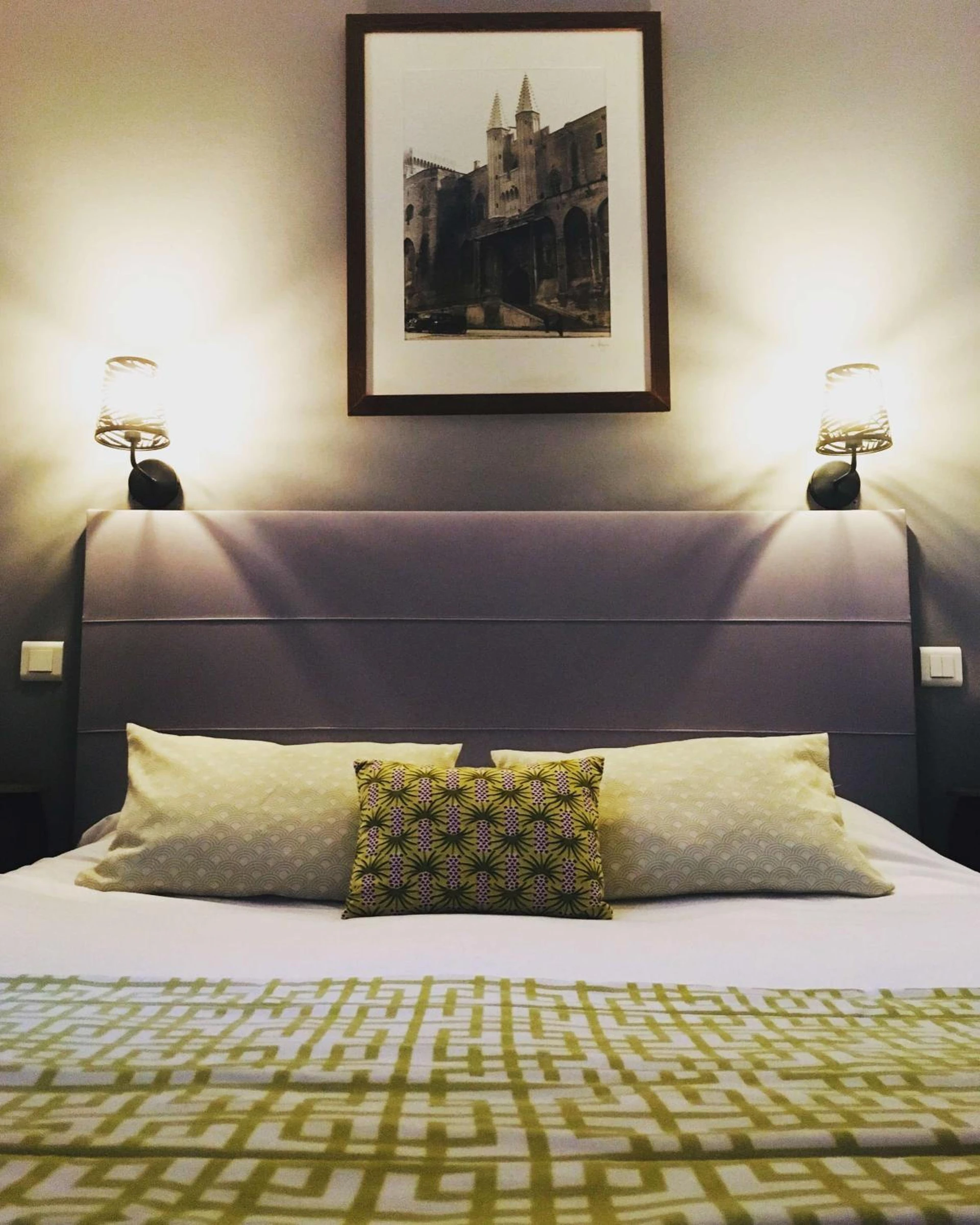 Magnifique chambre pour un séminaire d'entreprise à Brit Hotel Acacias - Arles