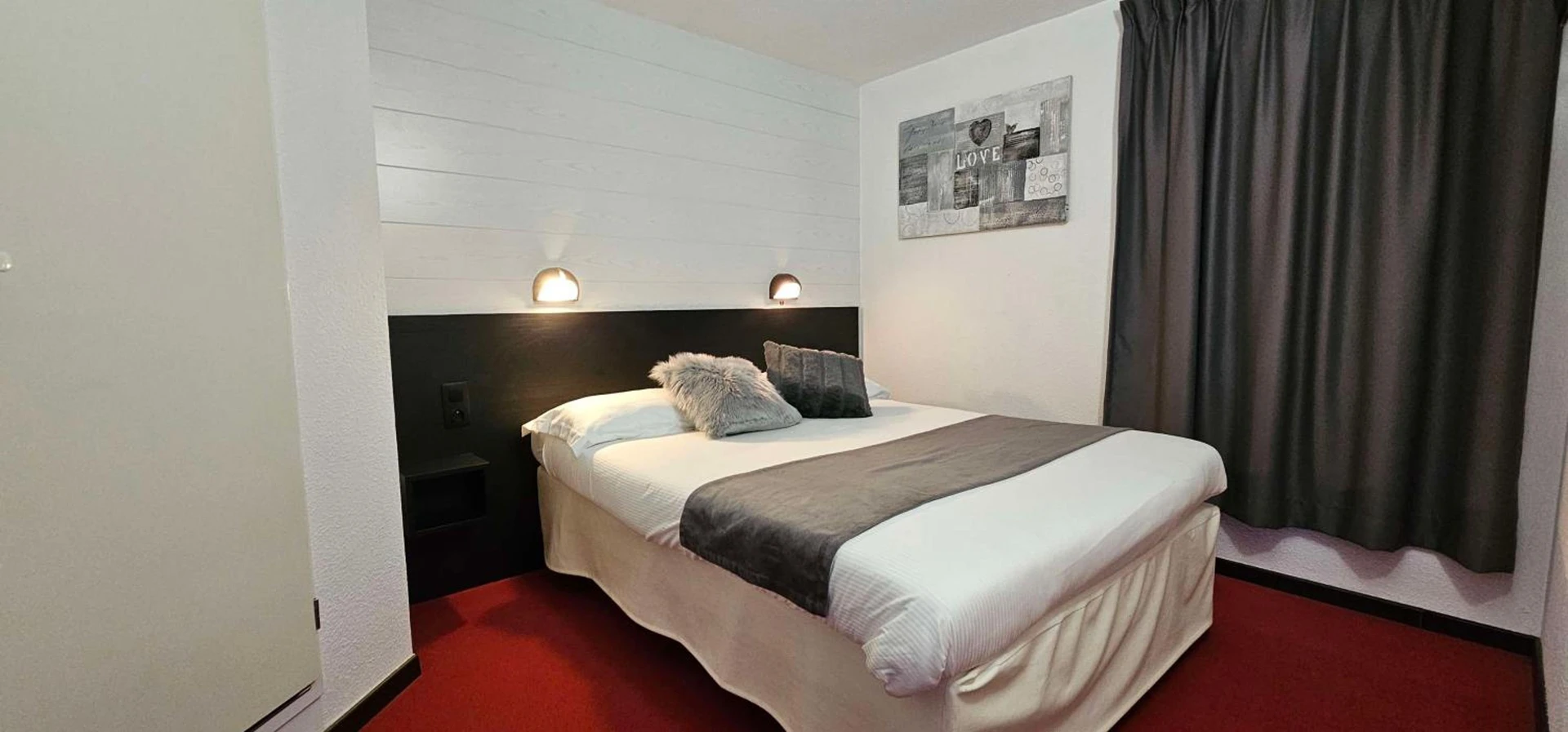 Magnifique chambre pour un séminaire d'entreprise à Brit Hotel Essentiel Albi Parc des Expos - Le Sequestre