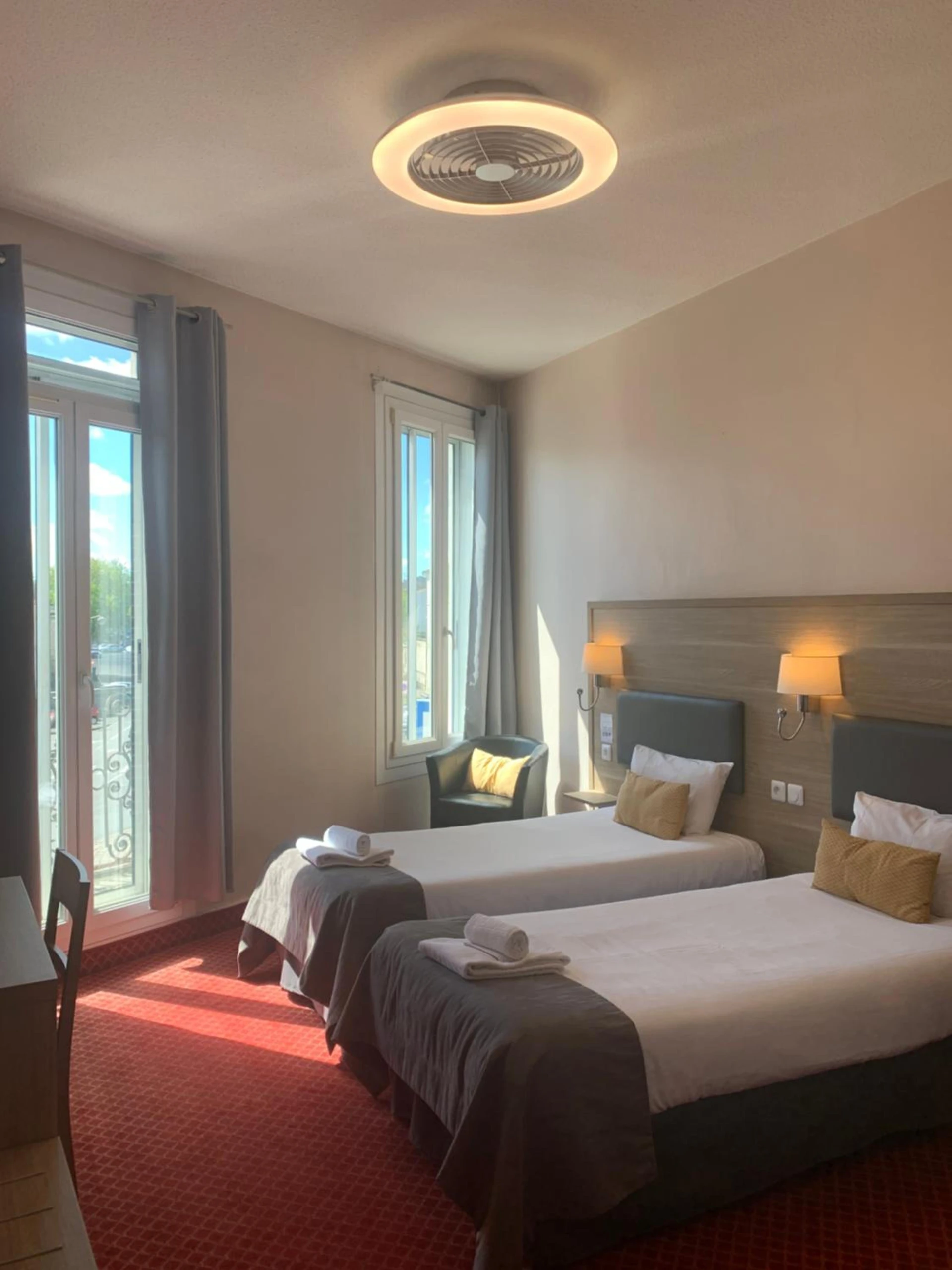 Organiser un séminaire d'entreprise : Brit Hotel Bleu Nuit à saintes