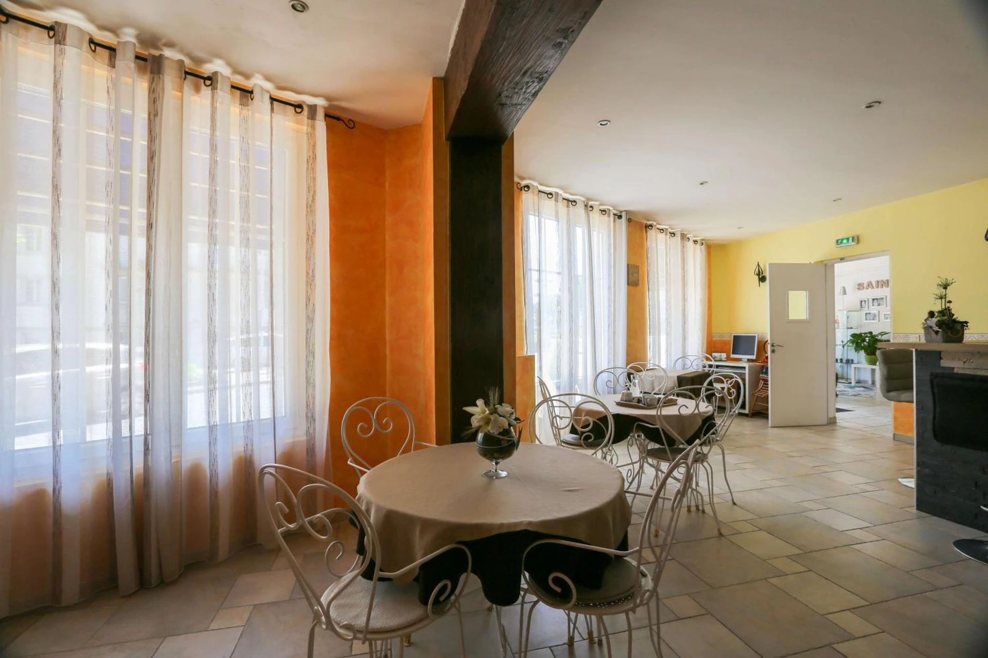 Organiser un séminaire d'entreprise : Brit Hotel Bleu Nuit à saintes