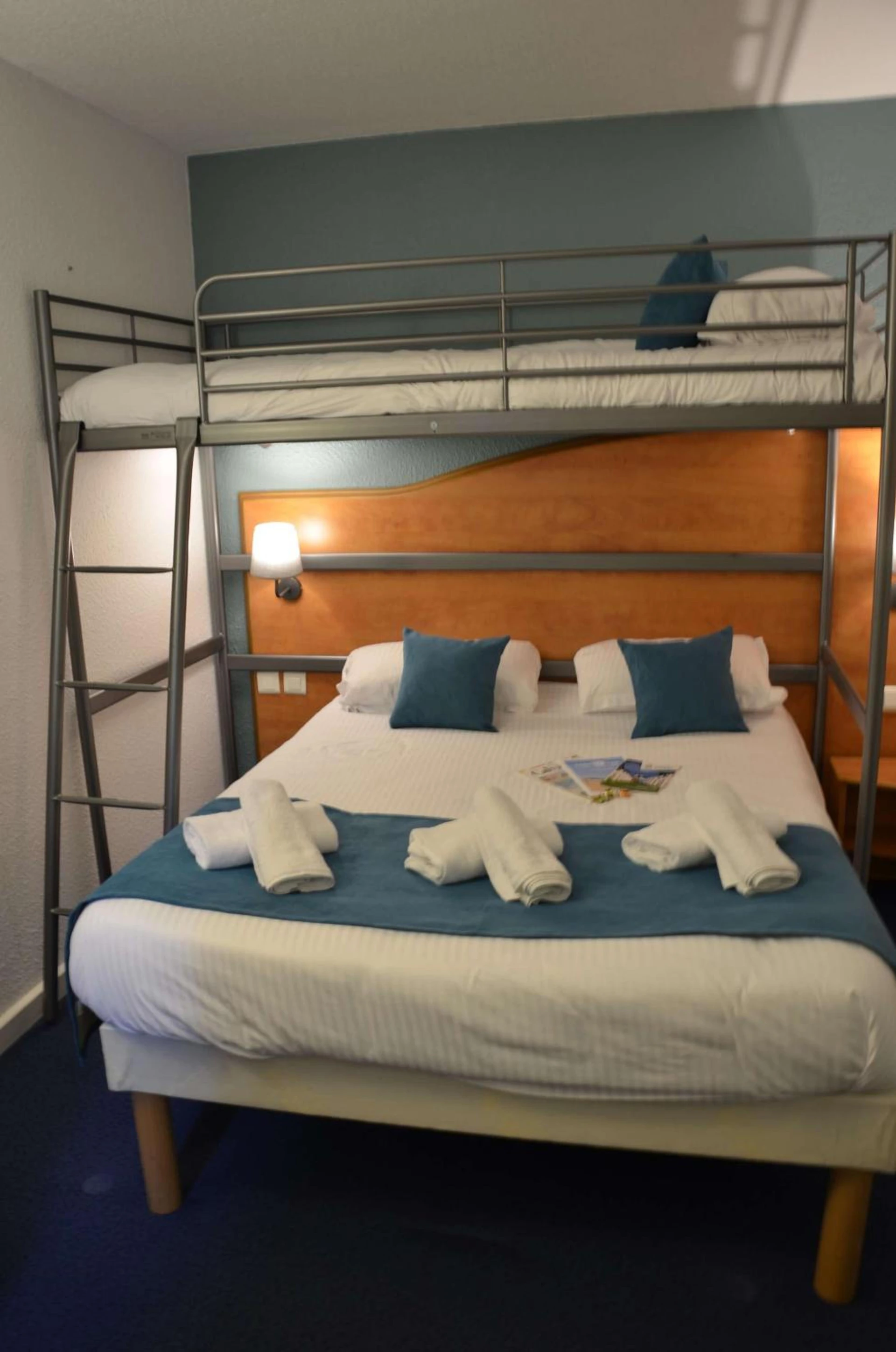 Magnifique chambre pour un séminaire d'entreprise à BRIT HOTEL Caen Hérouville - Hérouville-Saint-Clair