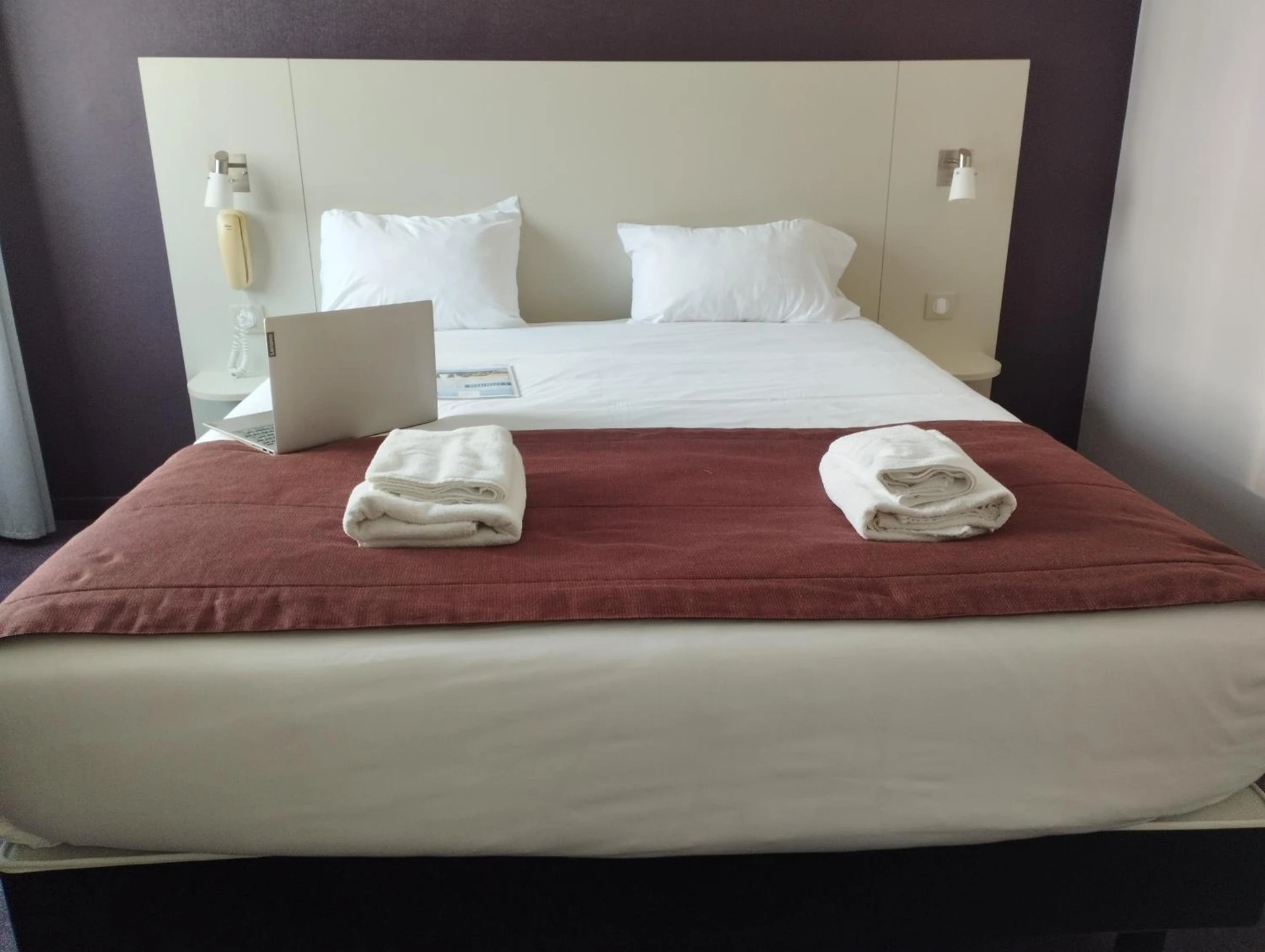 Chambre disponible pour un séminaire d'entreprise à Brit Hotel L'Arrivée Guingamp - Guingamp