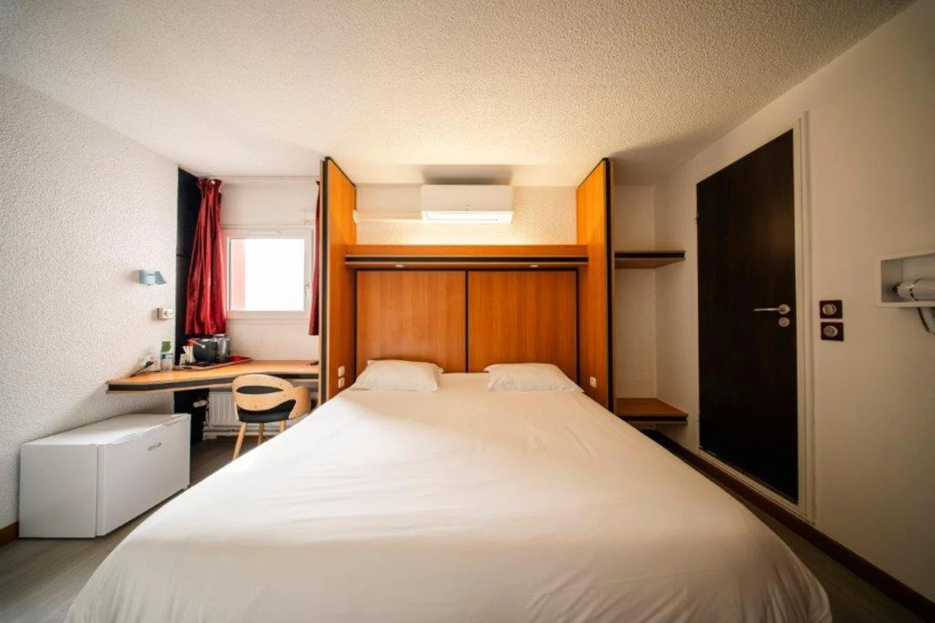 Chambre disponible pour un séminaire d'entreprise à Brit Hotel La Bonne Etape - Évreux