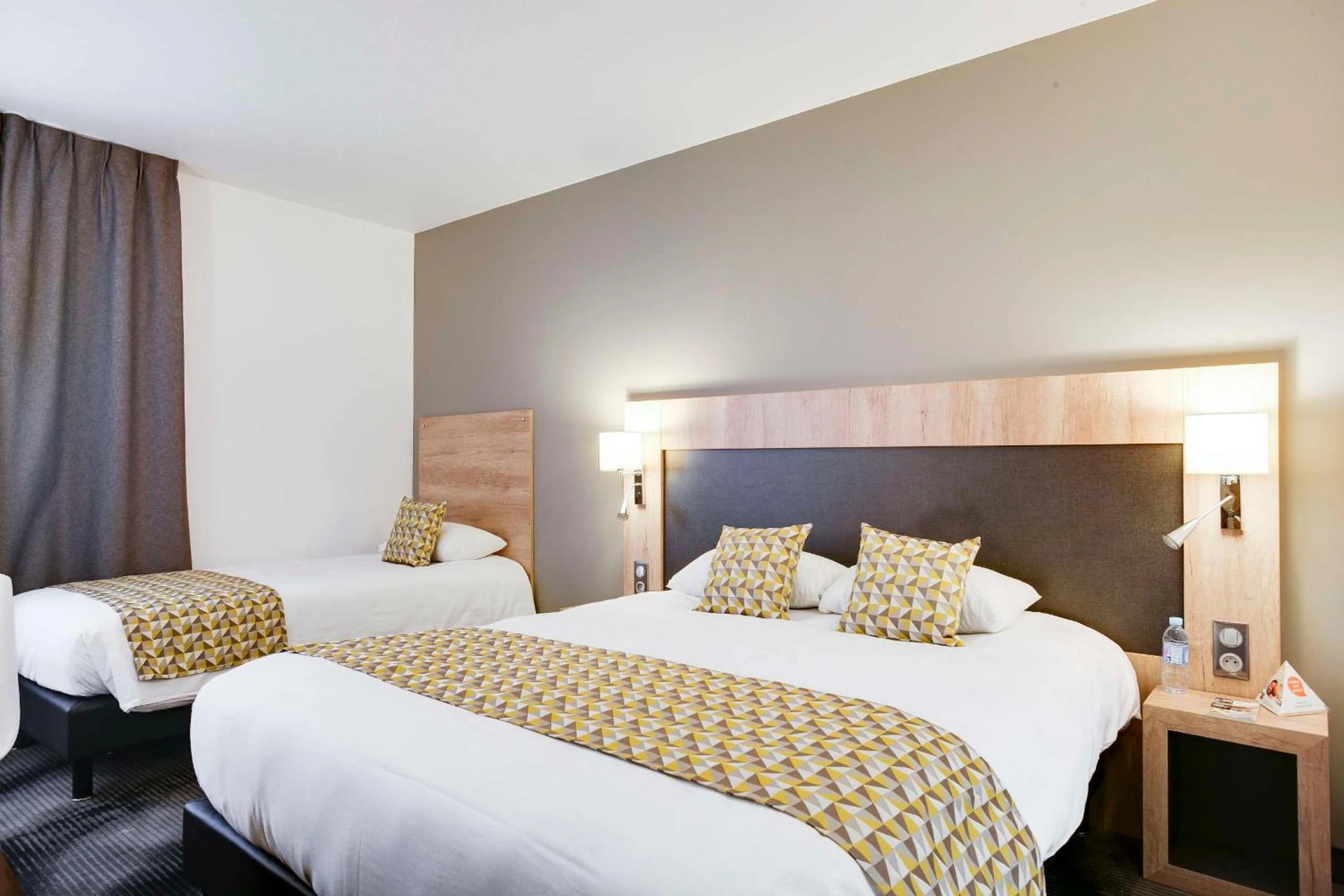 Magnifique chambre pour un séminaire d'entreprise à Brit Hotel Confort Loches - Loches