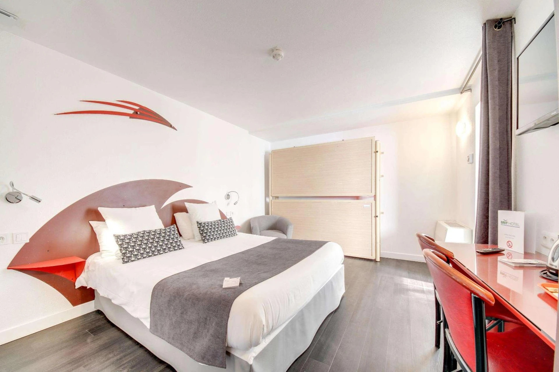 Chambre disponible pour un séminaire d'entreprise à Brit Hotel Porte d'Espagne - Perpignan