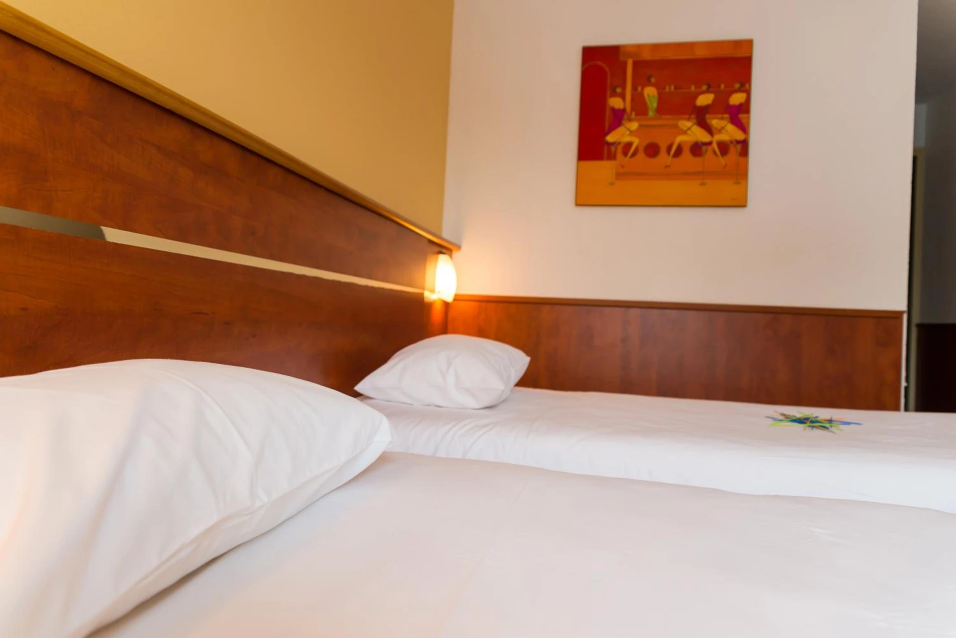 Chambre disponible pour un séminaire d'entreprise à Brit Hotel Rennes Cesson - Talence