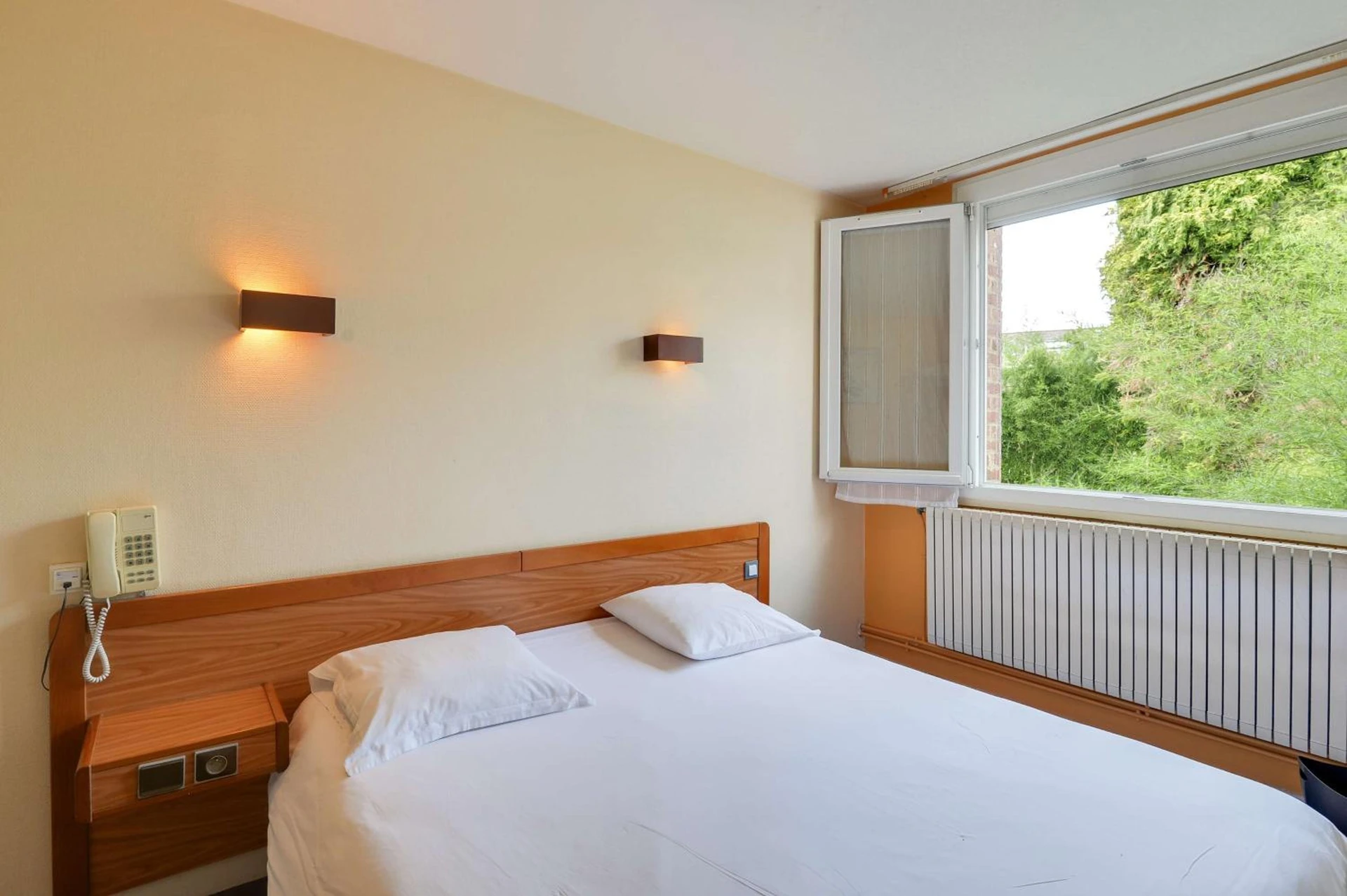Magnifique chambre pour un séminaire d'entreprise à Brit Hotel Notre Dame - Valenciennes