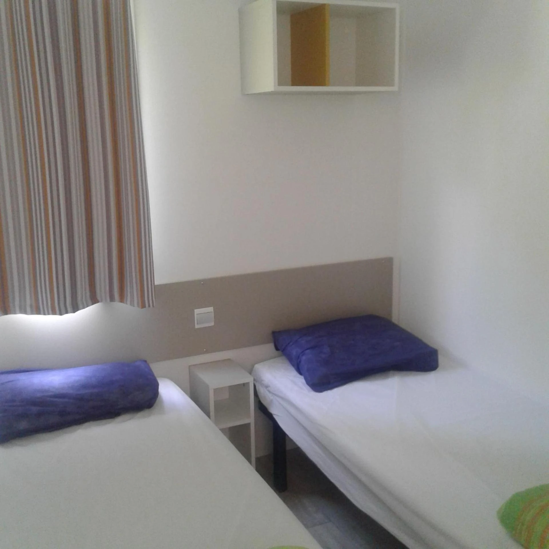 Chambre disponible pour un séminaire d'entreprise à A La Rencontre Du Soleil - Camping - Le Bourg-dʼOisans