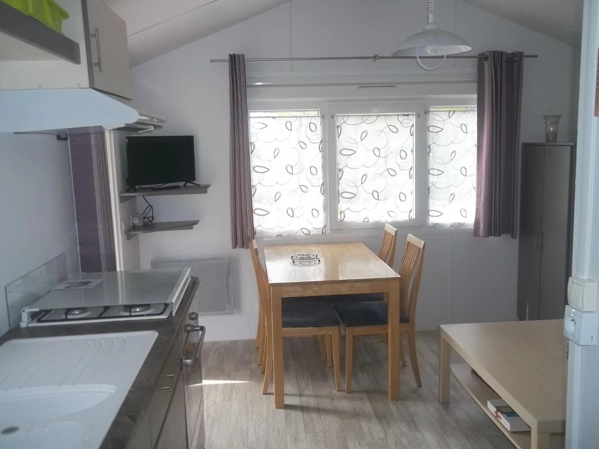 Lieu convivial pour un séminaire d'entreprise à camping aire du gros pré - Lesseux - En savoir plus 