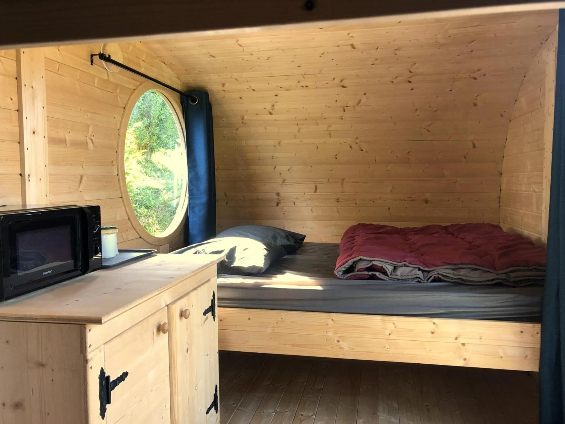Organiser un séminaire d'entreprise : NUIT INSOLITE - Côte de granit rose - Camping Armor Loisirs à trebeurden