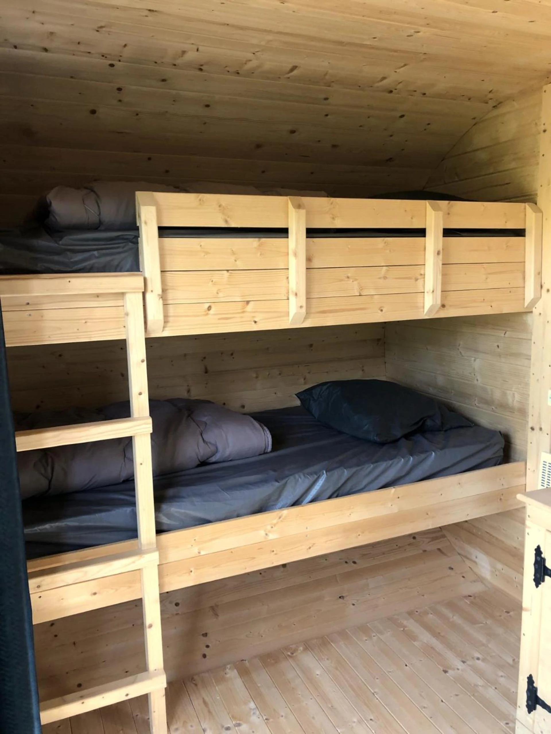 Organiser un séminaire d'entreprise : NUIT INSOLITE - Côte de granit rose - Camping Armor Loisirs à trebeurden
