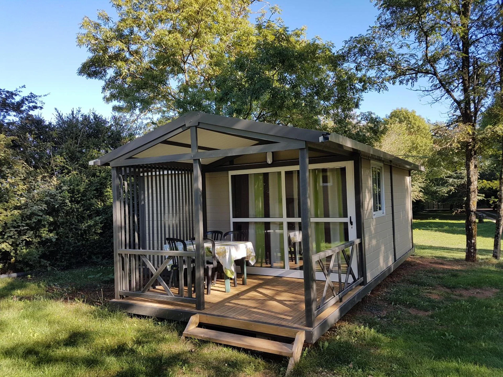 Lieu convivial pour un séminaire d'entreprise à Camping Au Tour de l'Aveyron - LʼHospitalet-du-Larzac - En savoir plus 