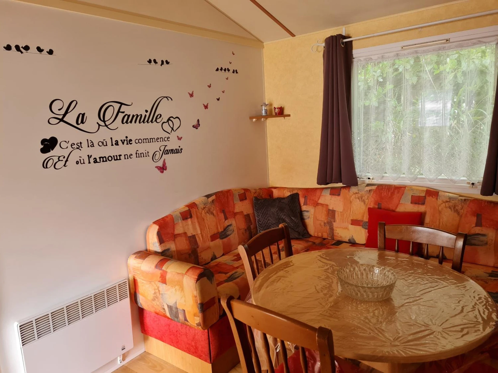 Ambiance de travail pour séminaire d'entreprise à Mobil home sur camping 4 étoiles CAP SOLEIL St Denis d'Oléron - La Bétaudière
