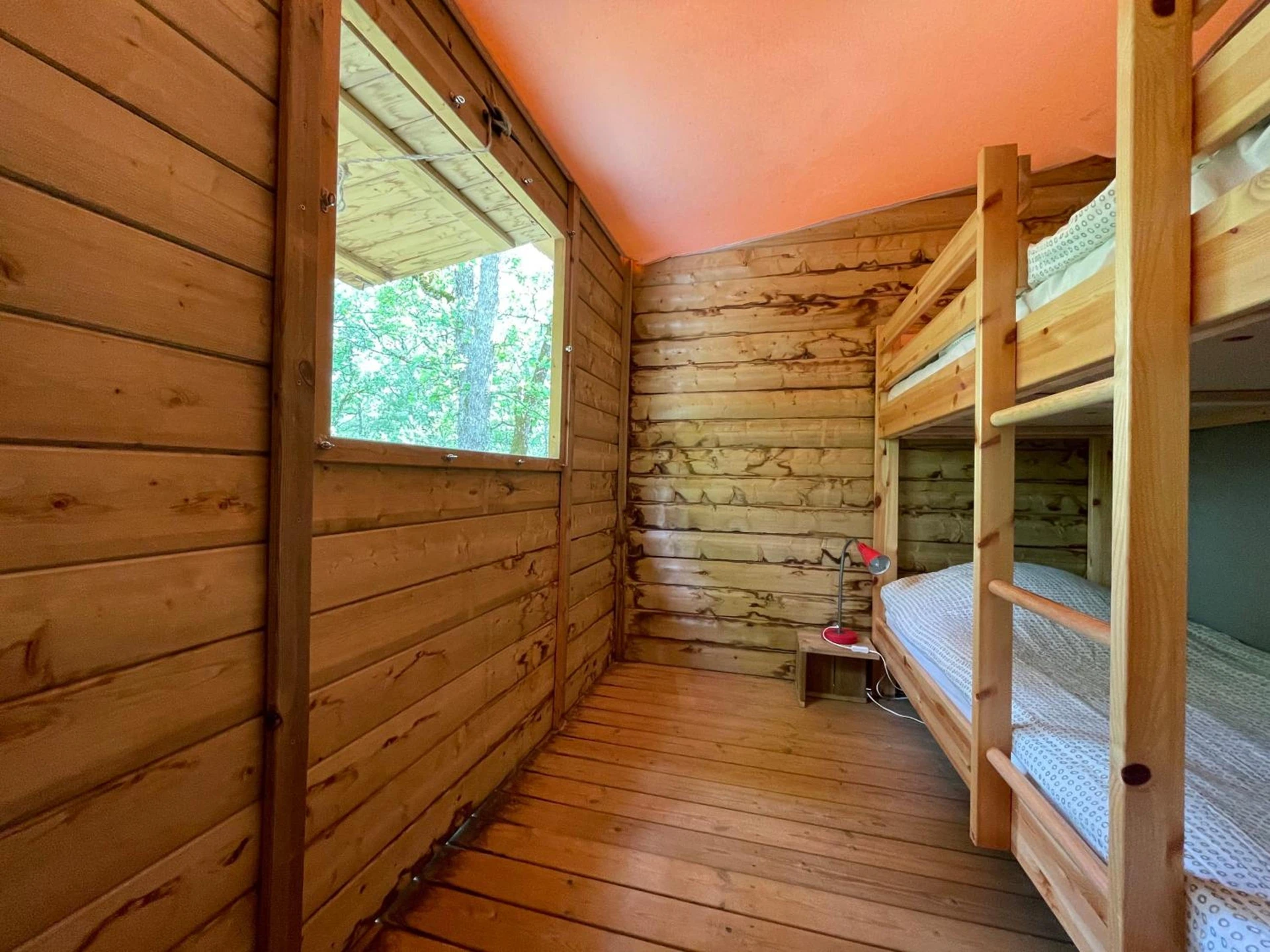 Magnifique chambre pour un séminaire d'entreprise à Lodges du Bois Dodo - ancien Camping de Bois Redon - Septfonds