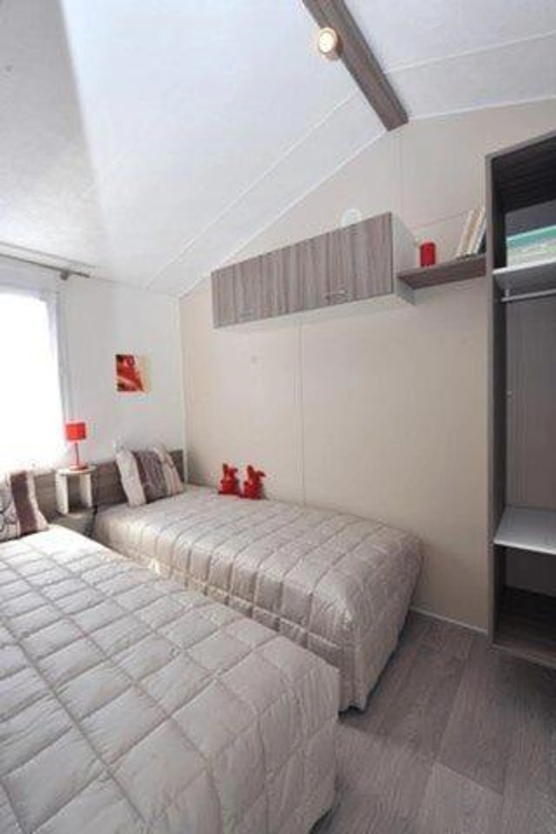 Magnifique chambre pour un séminaire d'entreprise à Camping de Brouël - Ambon