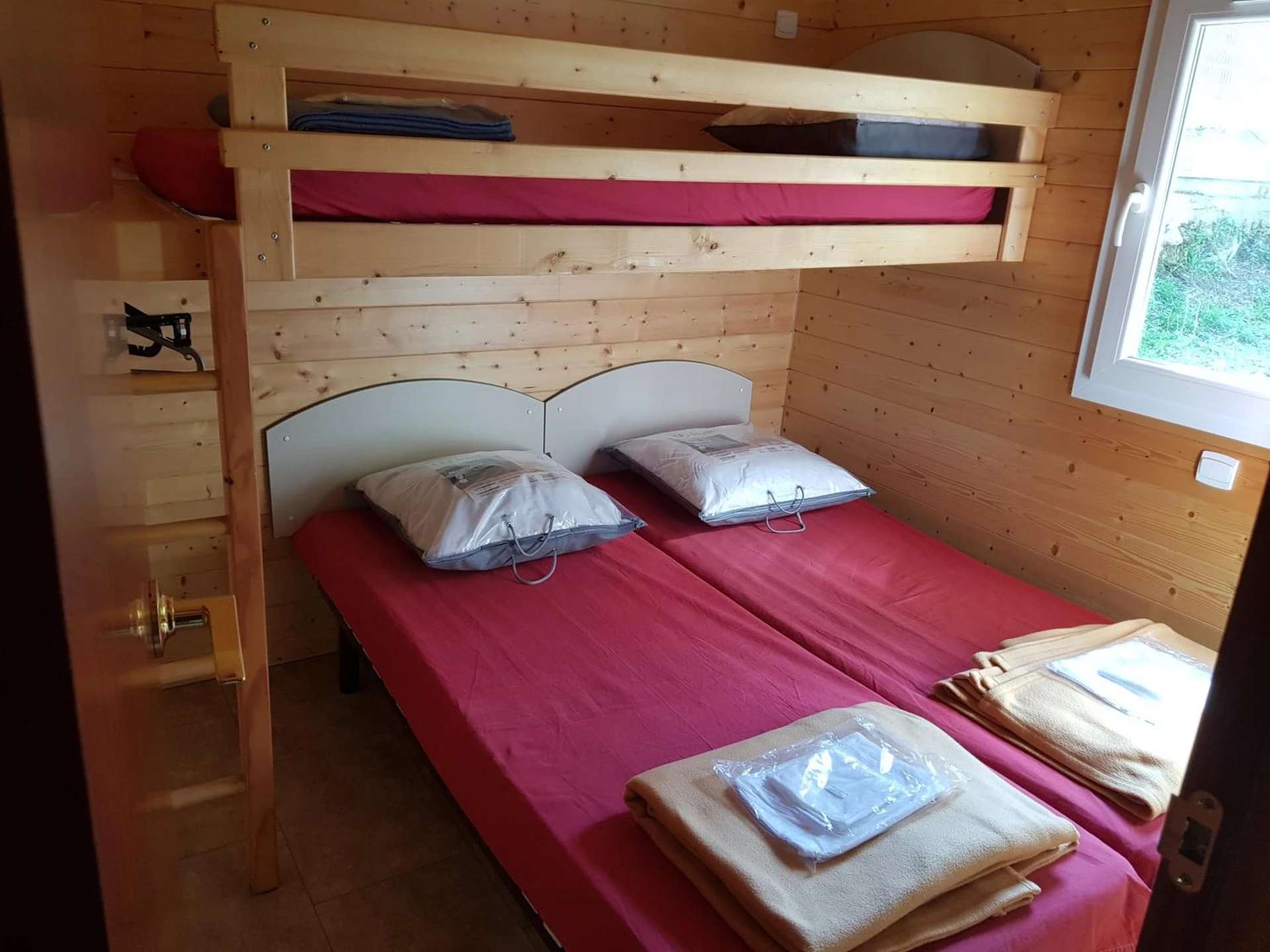 Magnifique chambre pour un séminaire d'entreprise à Camping de Graniers - Monoblet