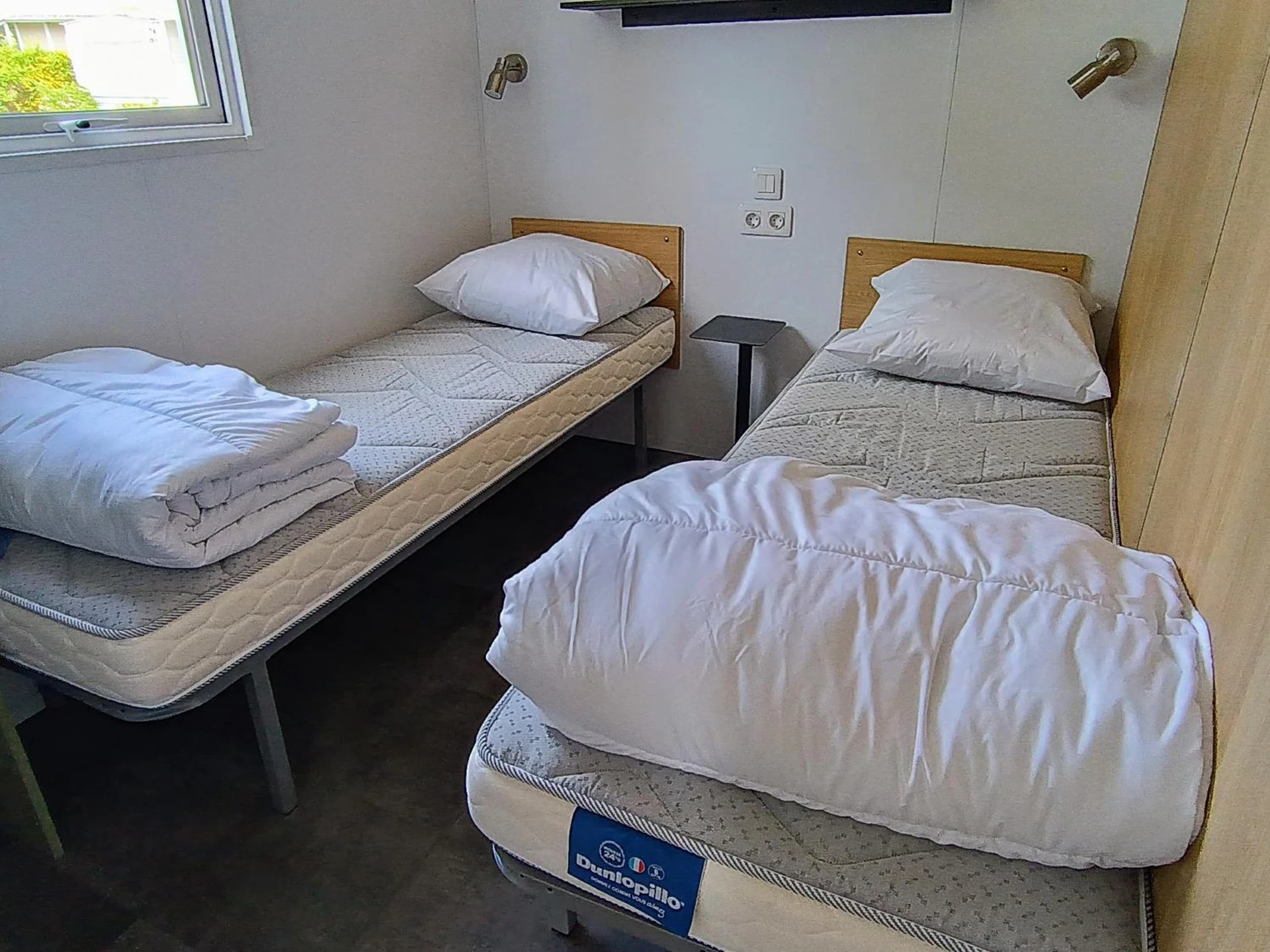 Chambre disponible pour un séminaire d'entreprise à Camping de la Tour AMBON - Ambon