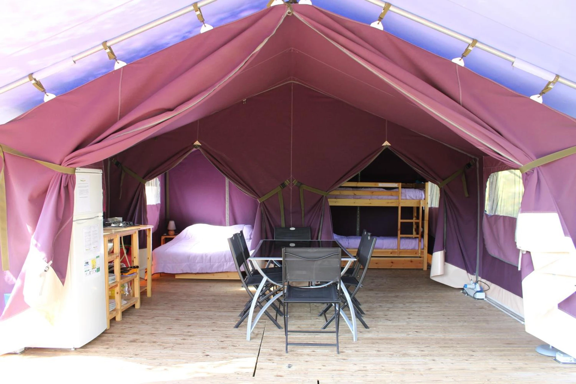 Chambre disponible pour un séminaire d'entreprise à Camping de Matour - Matour