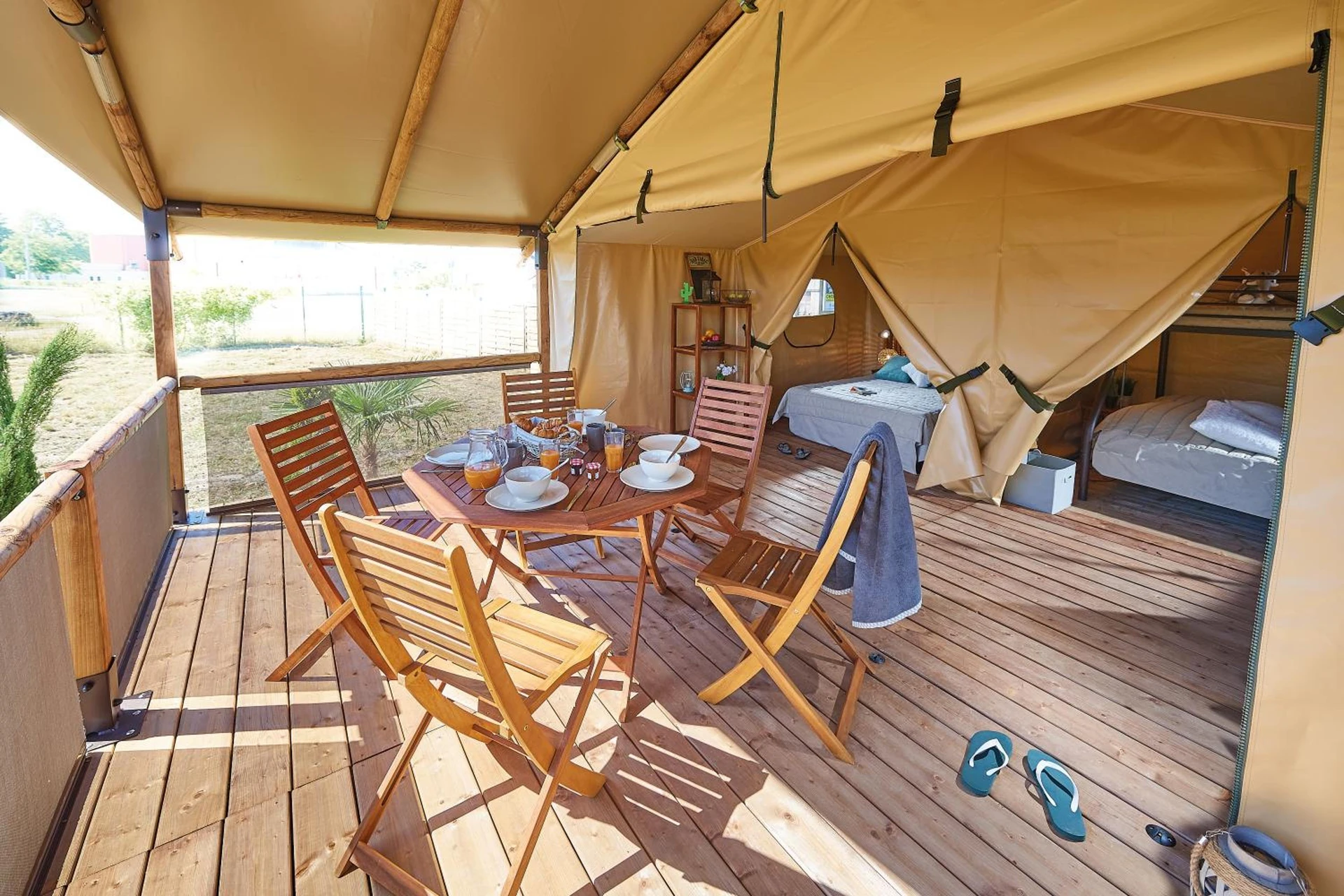 Ambiance de travail pour séminaire d'entreprise à Camping des Papillons - Lalizolle