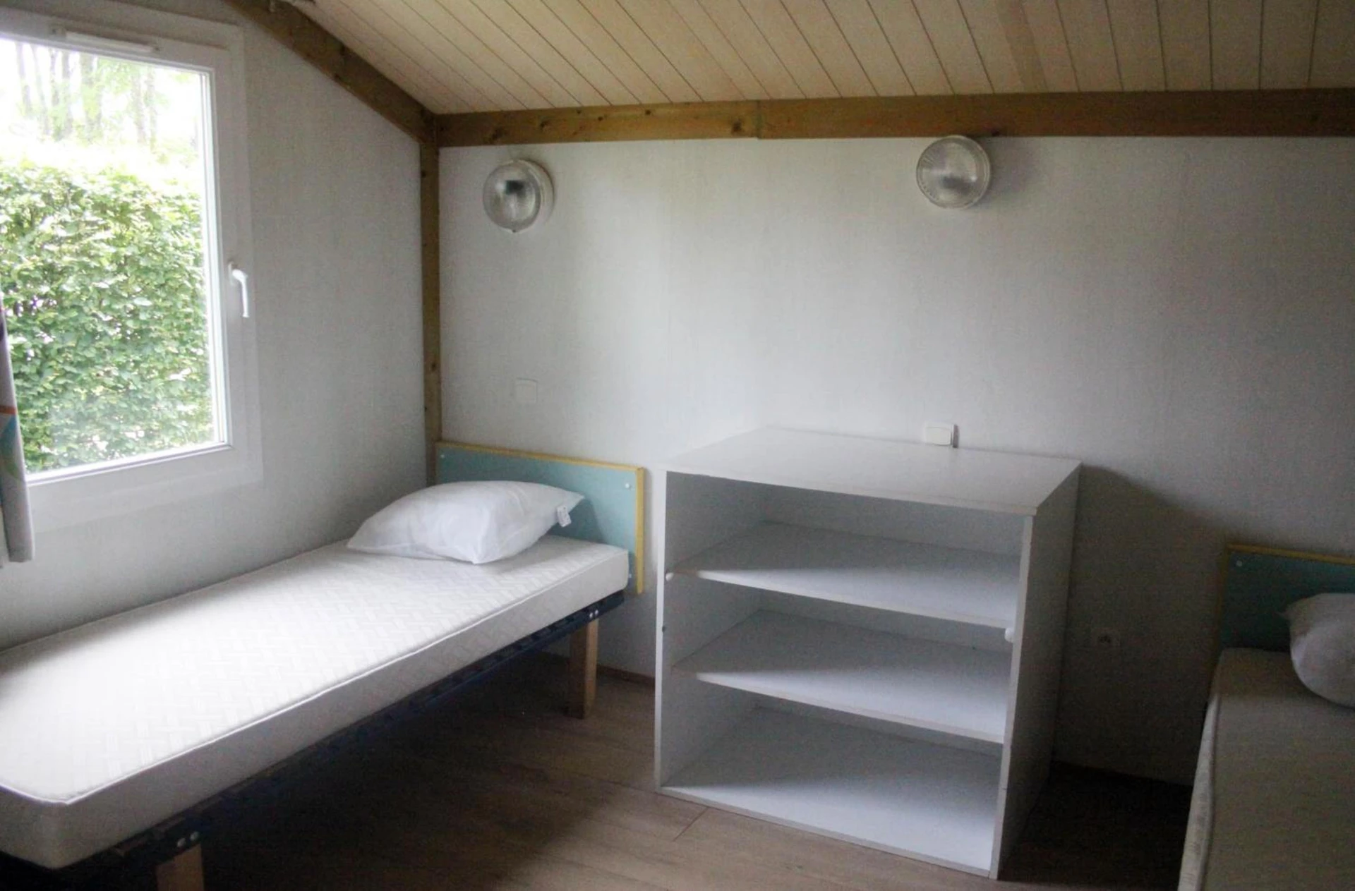 Chambre disponible pour un séminaire d'entreprise à Camping des Papillons - Lalizolle