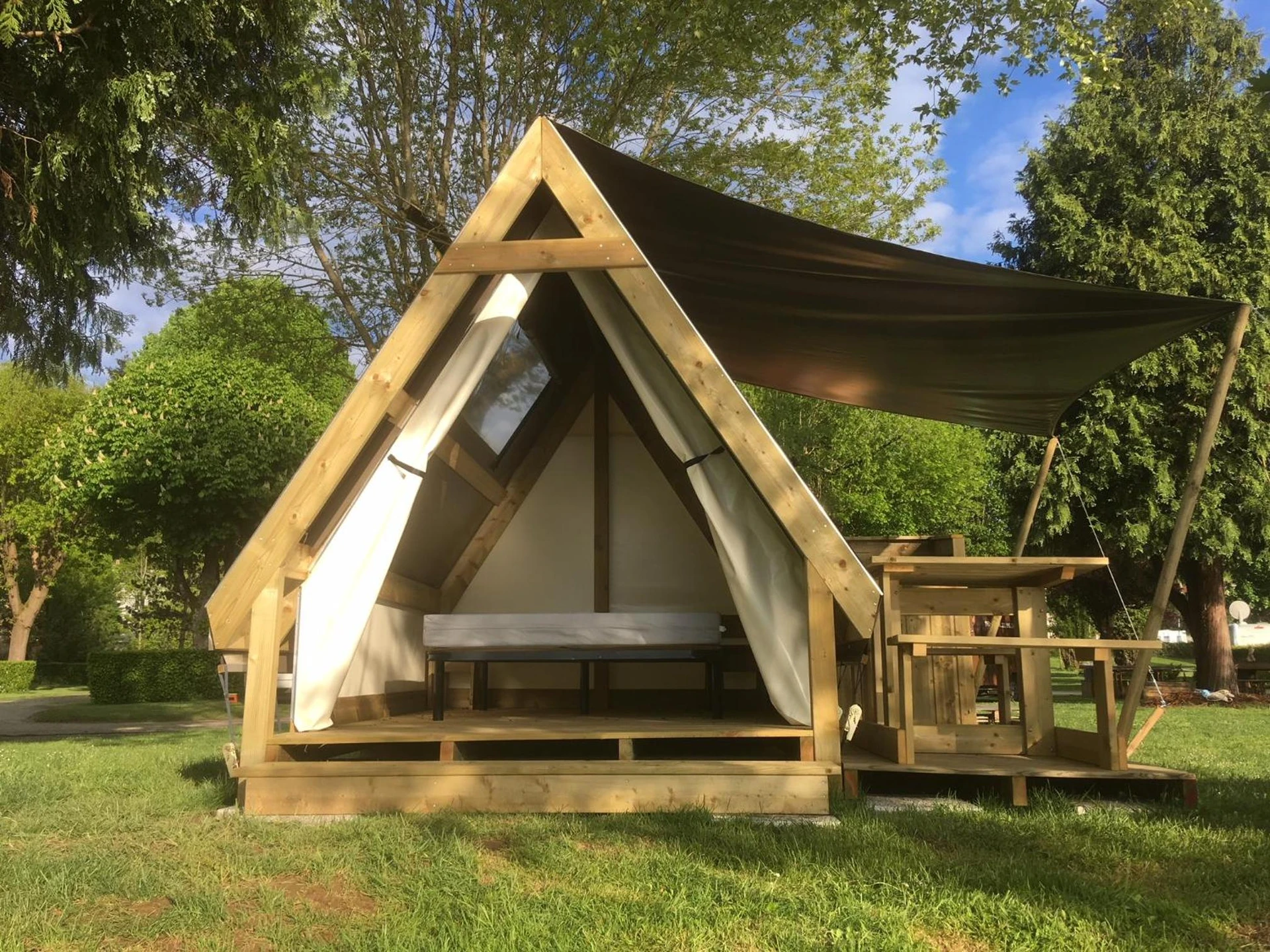 Chambre disponible pour un séminaire d'entreprise à camping des ribieres - Confolens