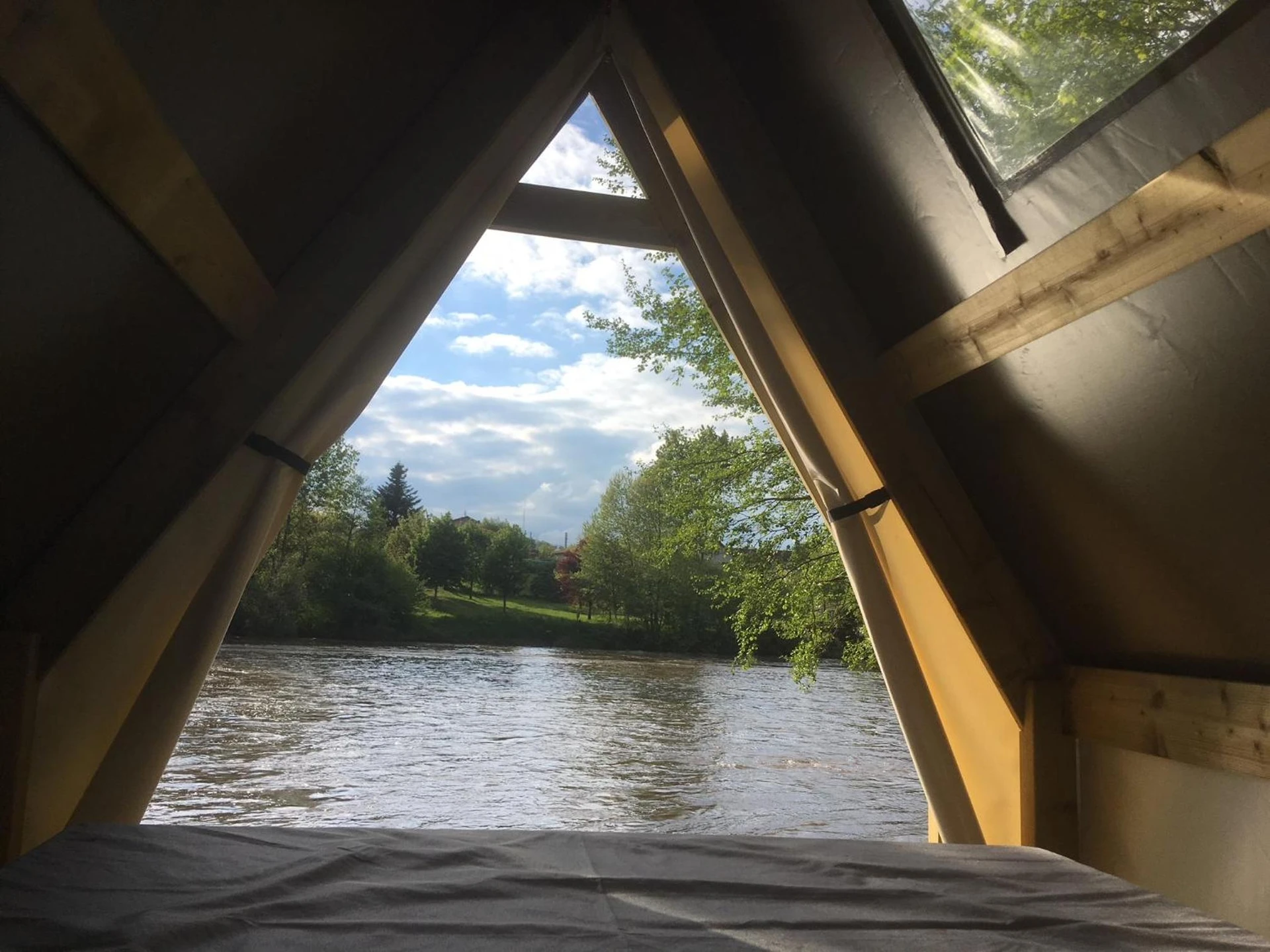 Chambre disponible pour un séminaire d'entreprise à camping des ribieres - Confolens