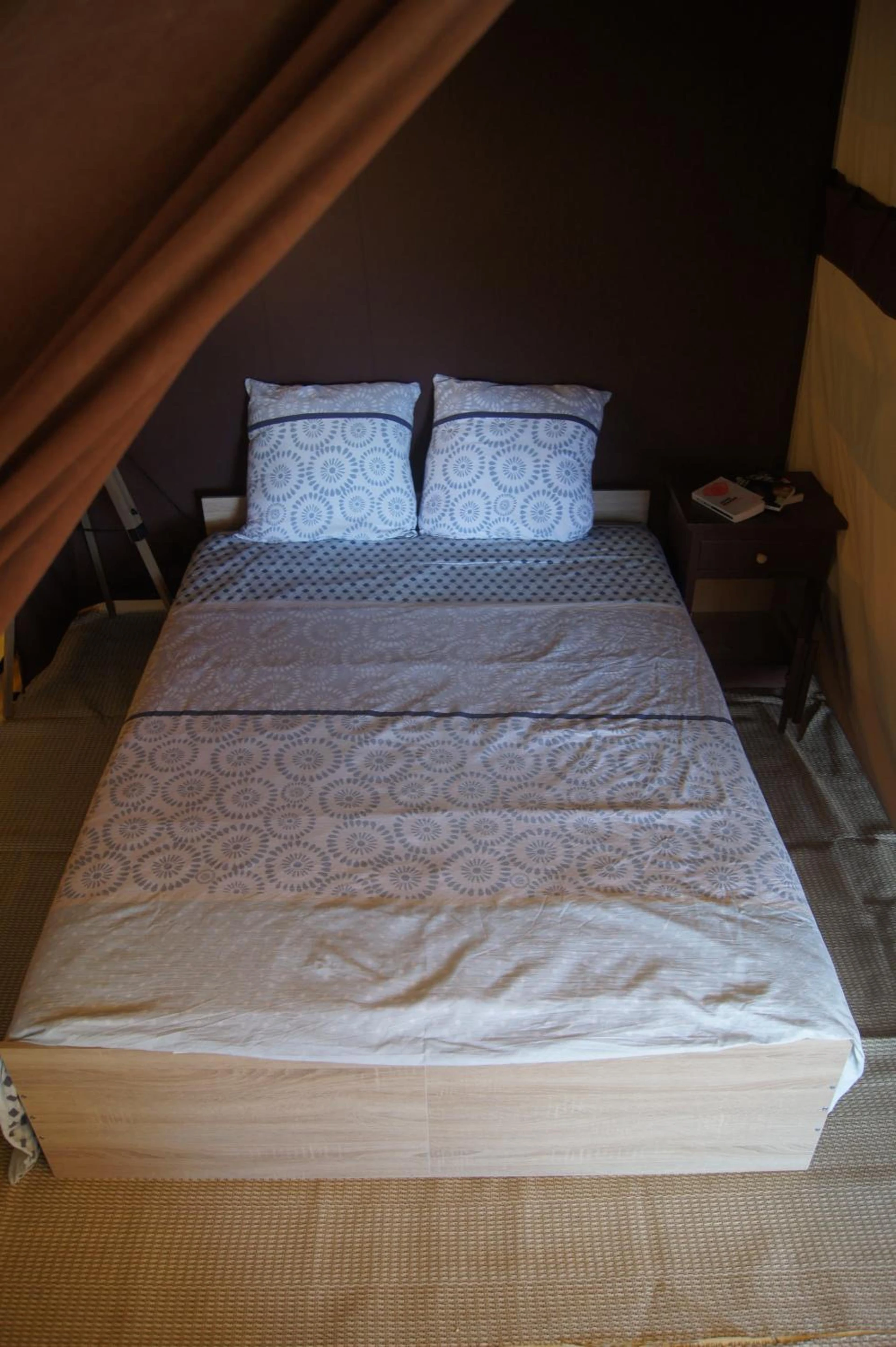 Chambre disponible pour un séminaire d'entreprise à Camping EAU NATURELLE 2 étoiles Bungalow ou Tente 4 personnes dans un environnement calme et dépaysant - Tursac