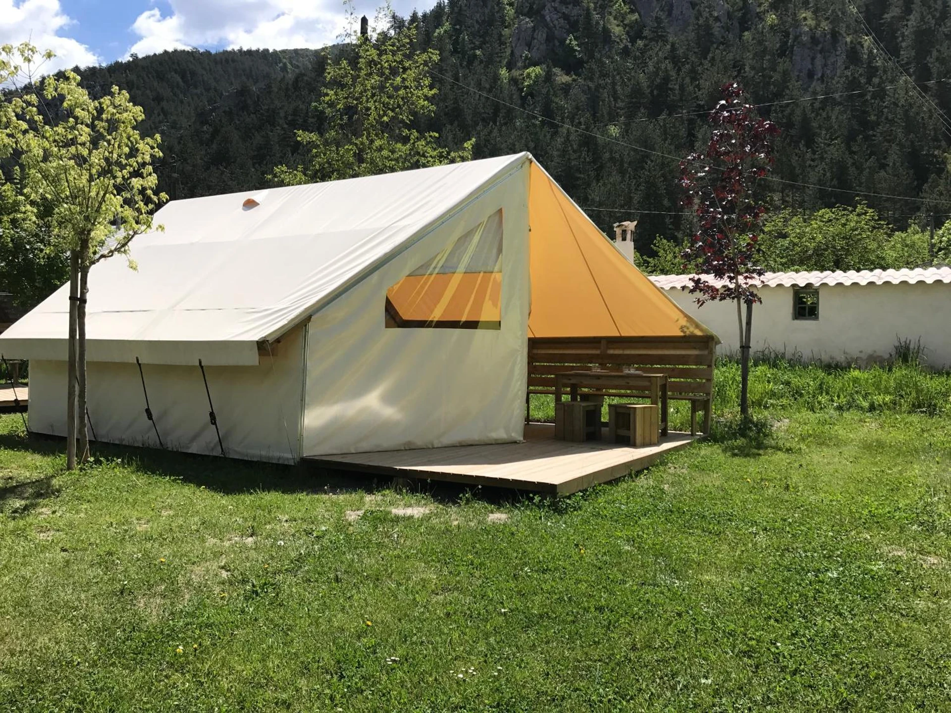 Chambre disponible pour un séminaire d'entreprise à Camping Frédéric Mistral - Castellane