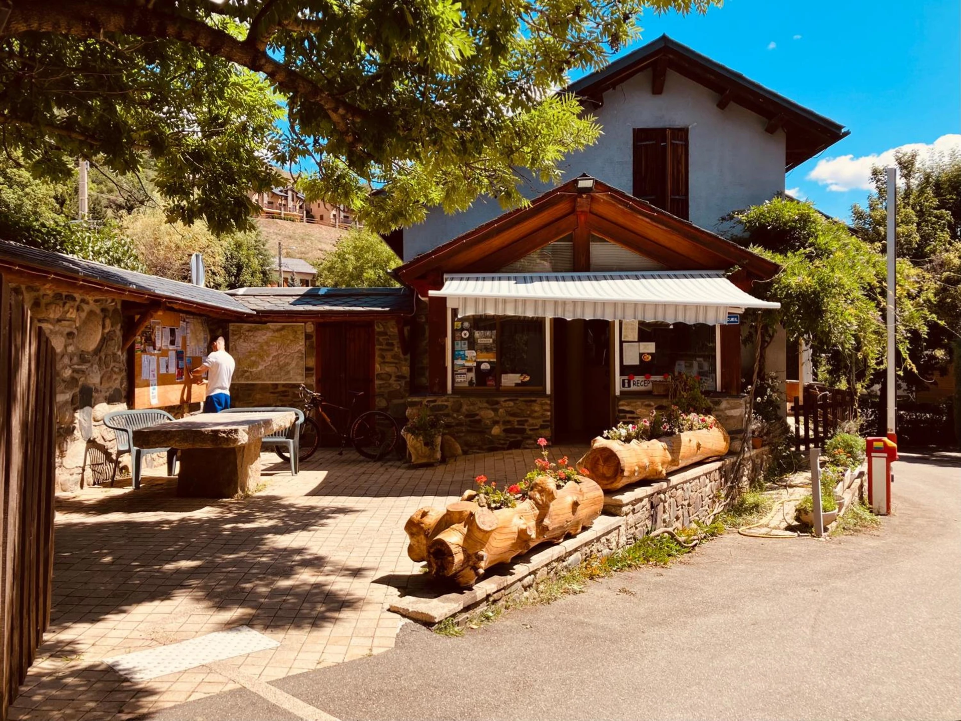 Chambre à Camping L'Enclave mobil-home - Organiser un séminaire d'entreprise à Estavar