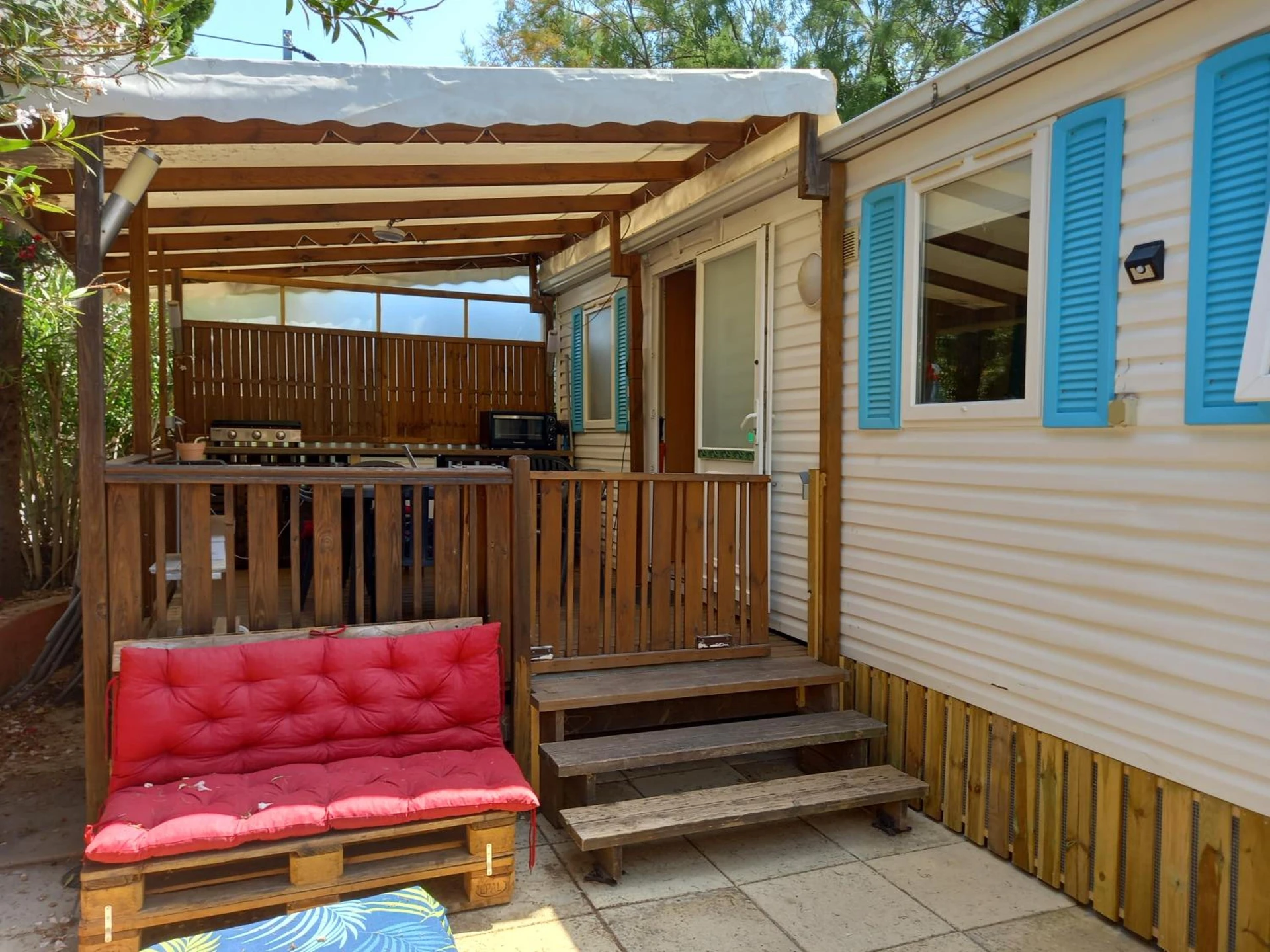 Organiser un séminaire d'entreprise : Mobil Home climatisé avec terrasse dans camping l'Escale, calme à 900m de la plage à agde