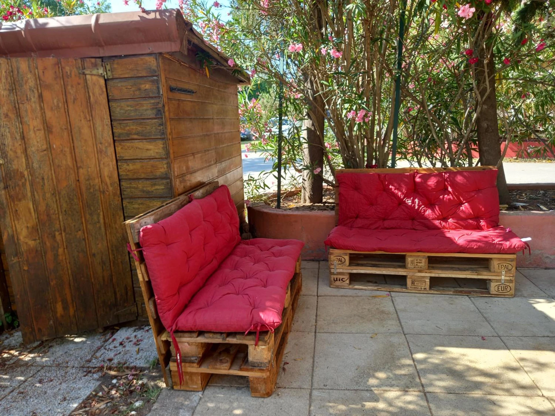 Organiser un séminaire d'entreprise : Mobil Home climatisé avec terrasse dans camping l'Escale, calme à 900m de la plage à agde