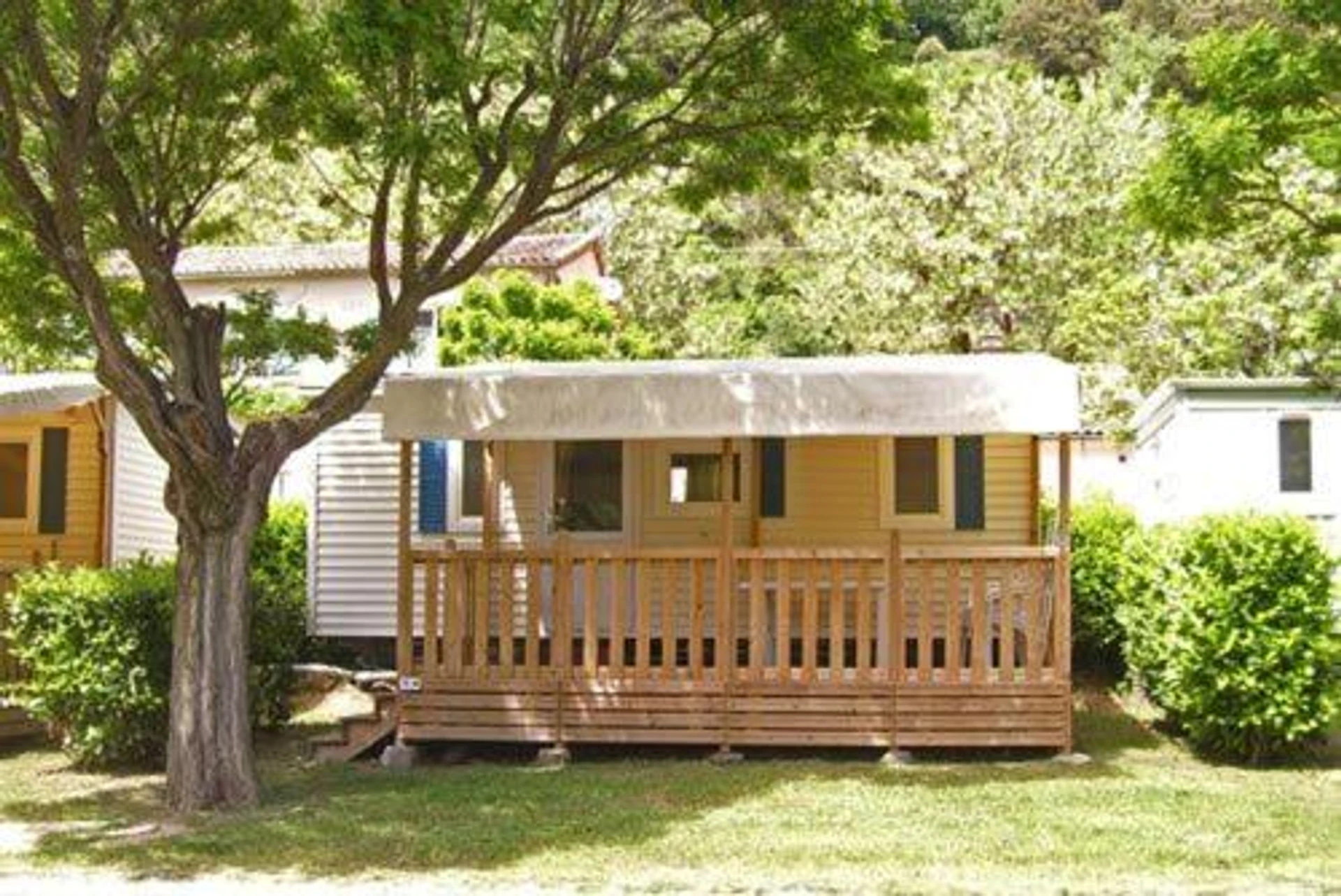 Chambre à Camping La Charderie - Organiser un séminaire d'entreprise à Pont-de-Labeaume