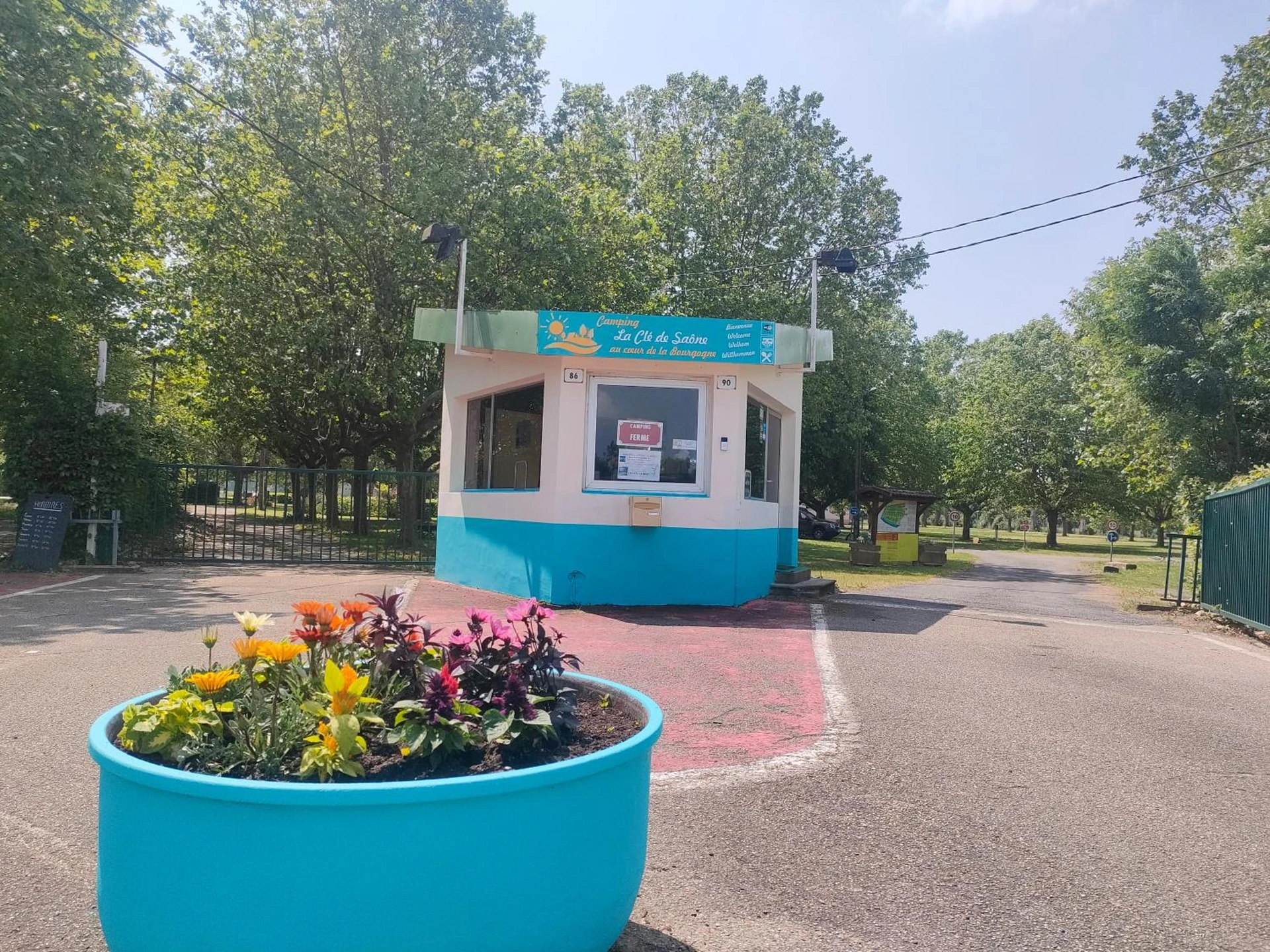 Chambre à CAMPING LA CLE DE SAONE - Organiser un séminaire d'entreprise à Crêches-sur-Saône