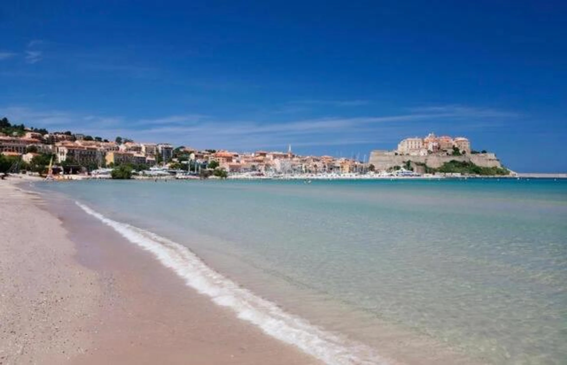 Lieu convivial pour un séminaire d'entreprise à Camping la Clé des Champs - Calvi - En savoir plus 