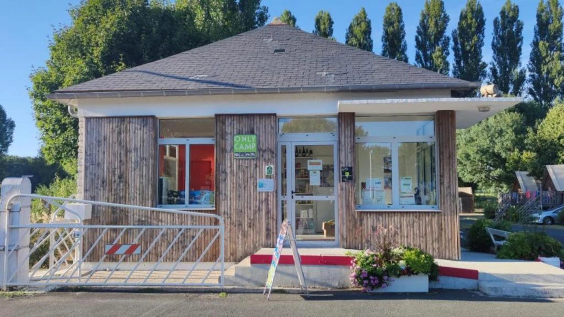 Chambre à CAMPING ONLYCAMP LA GATINE - Organiser un séminaire d'entreprise à Bléré