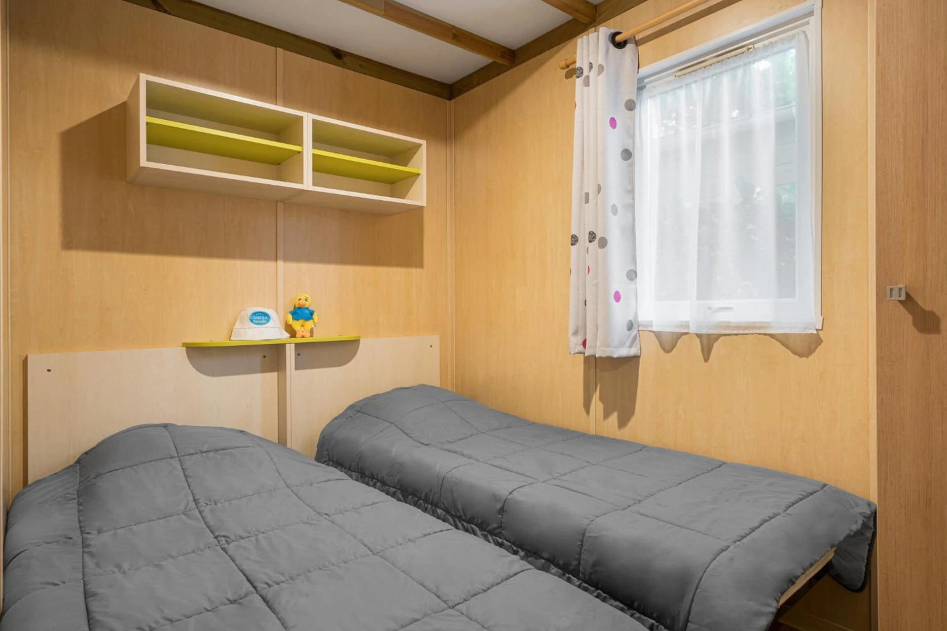 Chambre disponible pour un séminaire d'entreprise à Camping Paradis La Grand'Métairie - Saint-Hilaire-la-Forêt