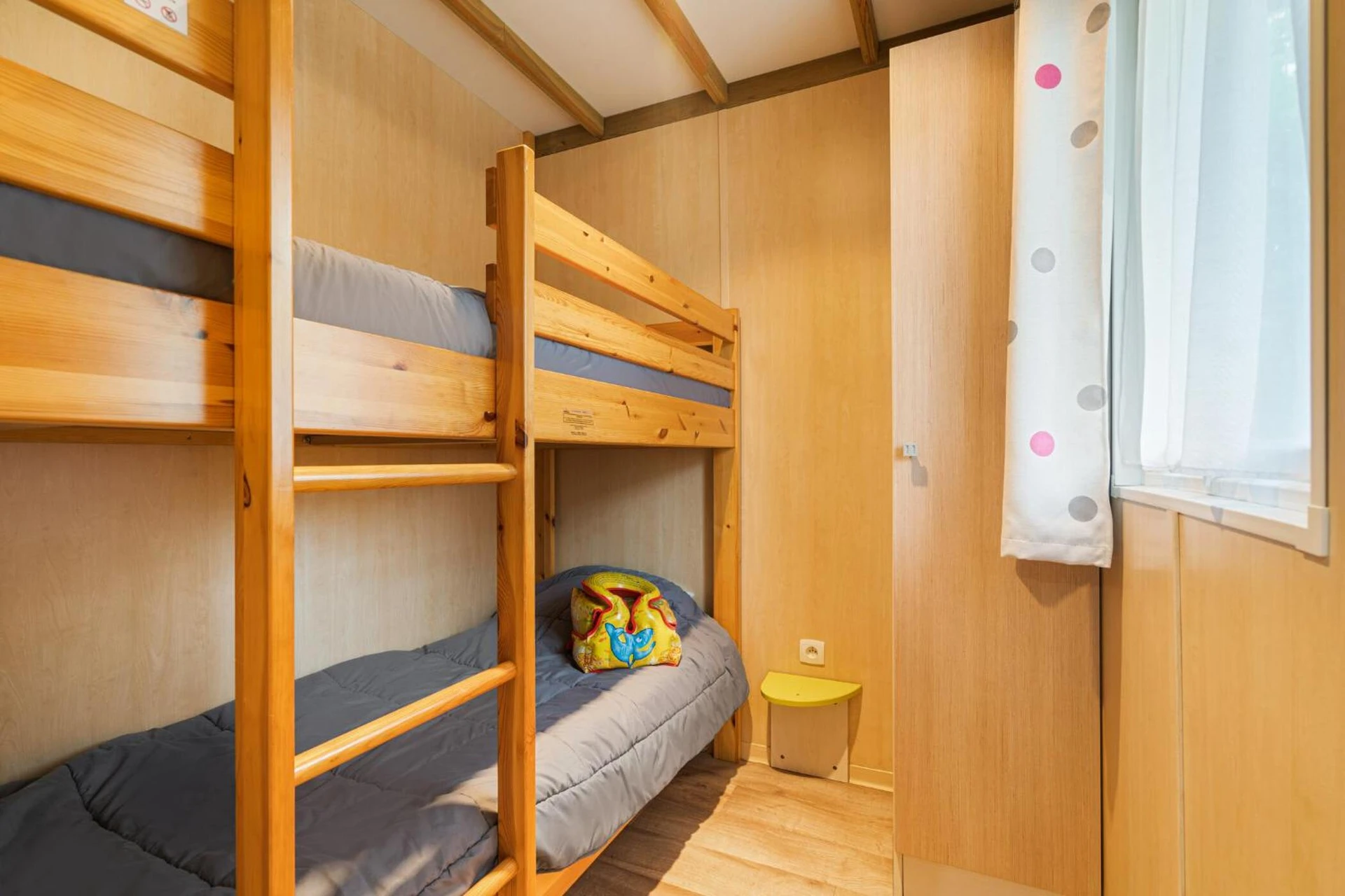 Chambre disponible pour un séminaire d'entreprise à Camping Paradis La Grand'Métairie - Saint-Hilaire-la-Forêt