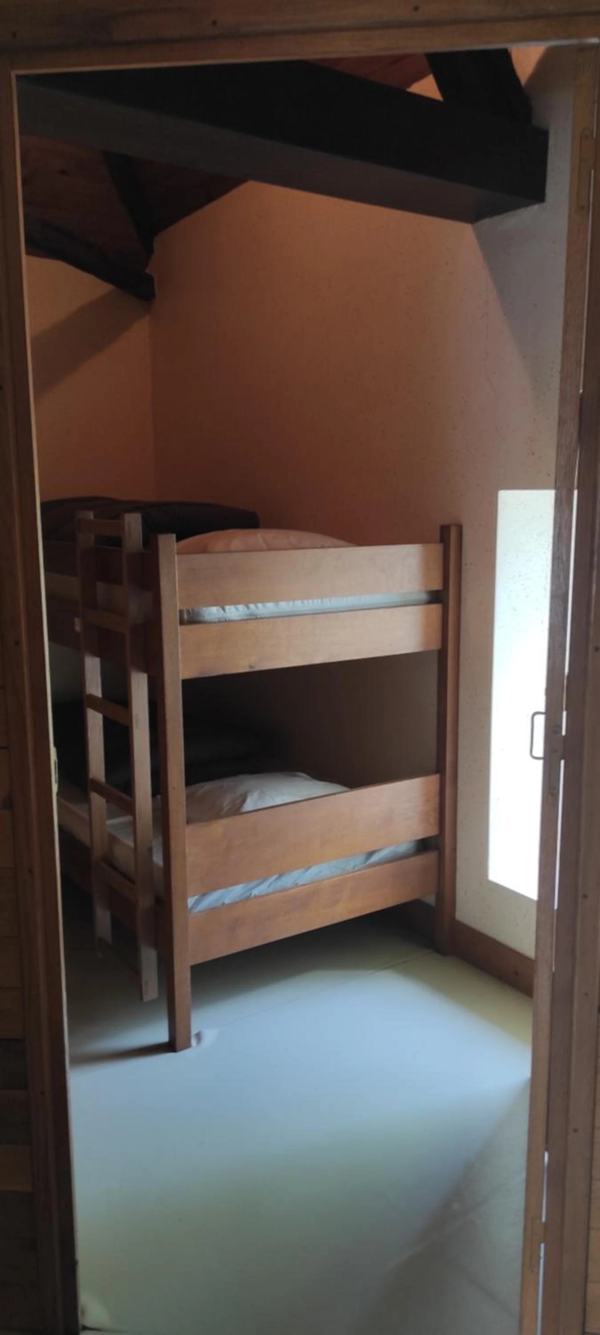 Chambre disponible pour un séminaire d'entreprise à CAMPING ONLYCAMP LA ROSERAIE - Descartes