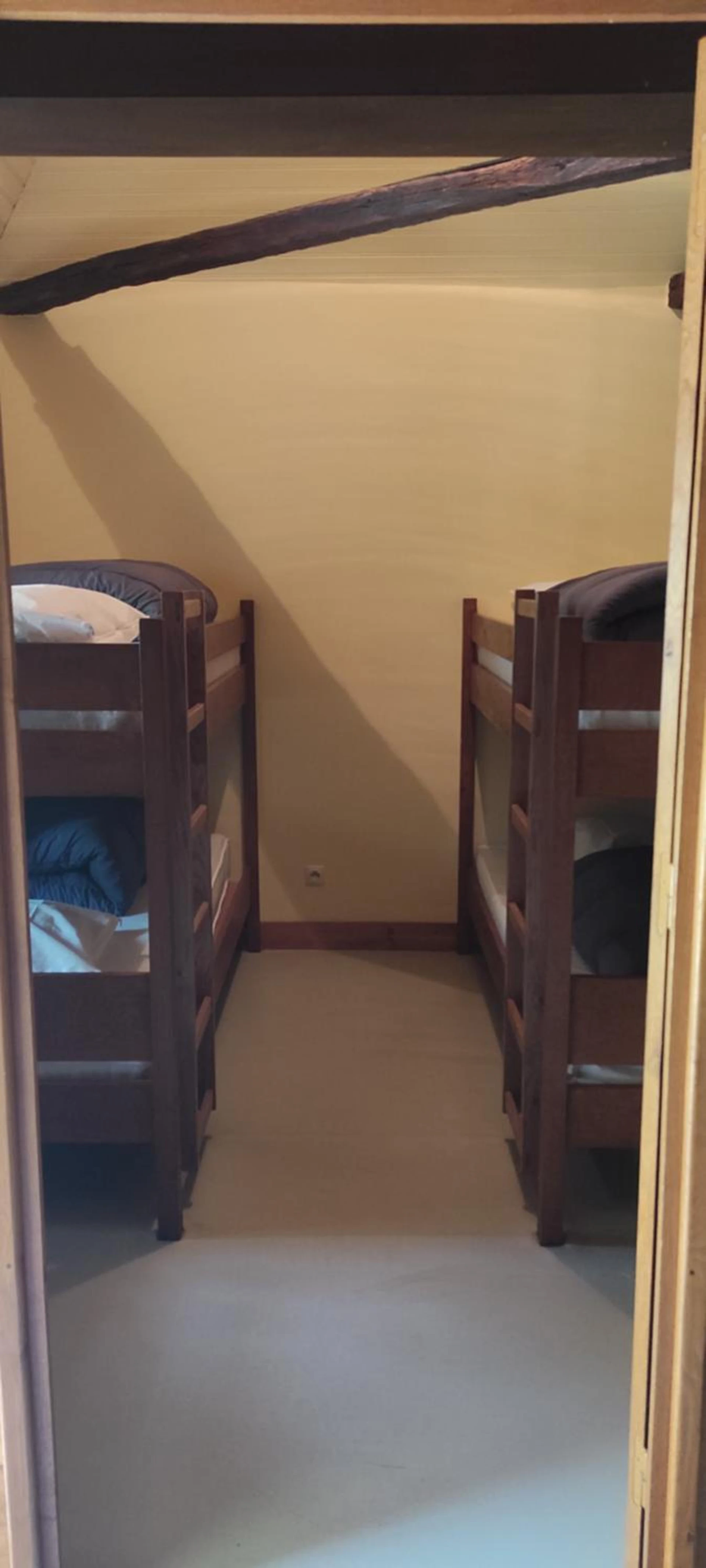 Chambre disponible pour un séminaire d'entreprise à CAMPING ONLYCAMP LA ROSERAIE - Descartes
