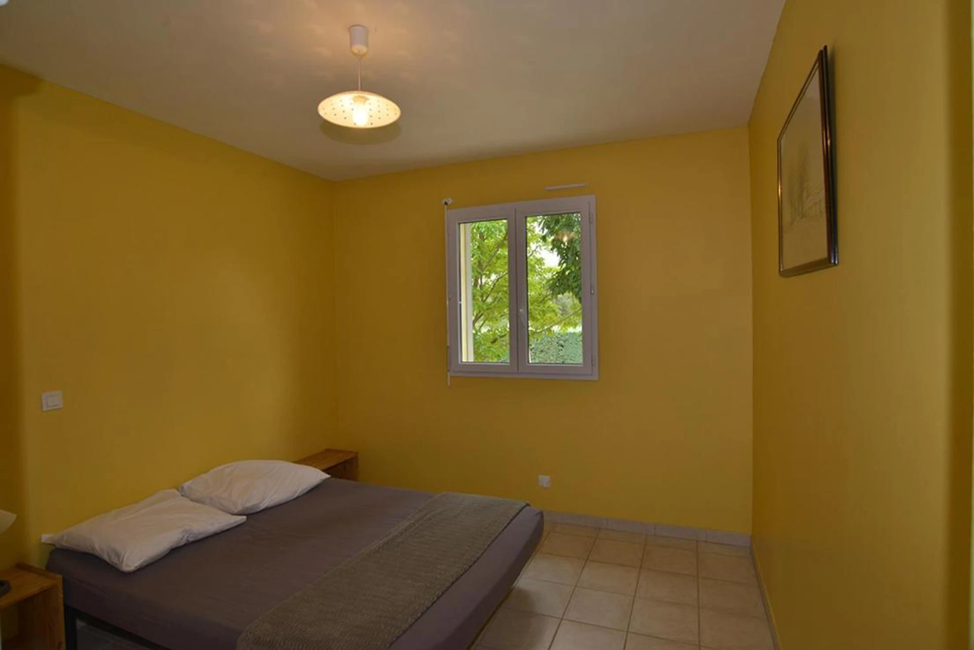 Magnifique chambre pour un séminaire d'entreprise à Camping la Rouviere les Pins - Vagnas