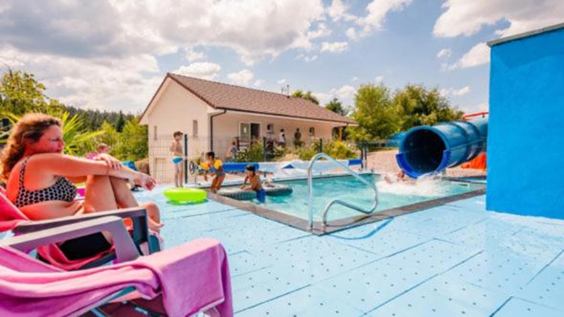 Organiser un séminaire d'entreprise : Flower Camping La Sténiole à granges-sur-vologne